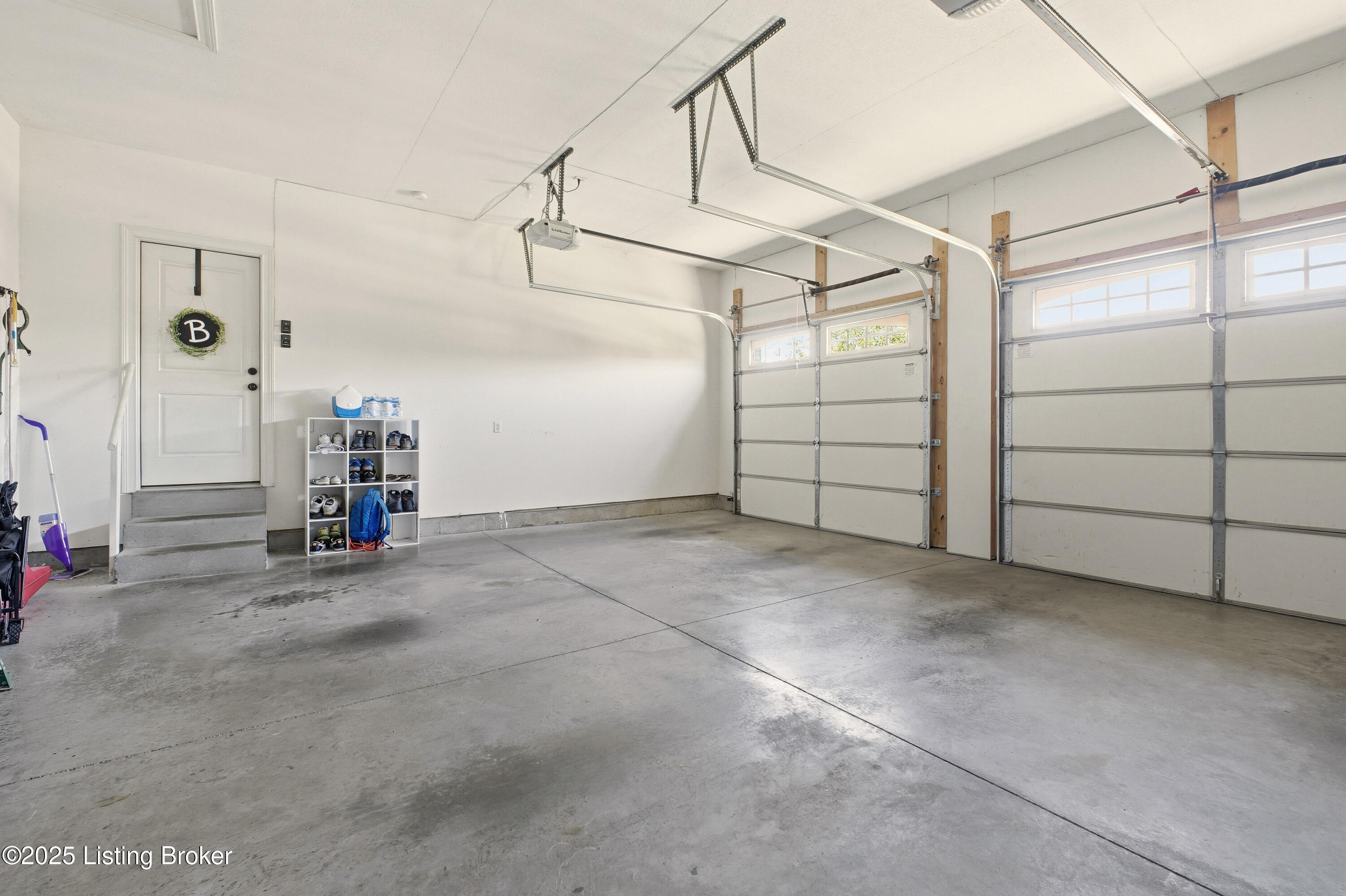 5211 Rock Ridge Dr, Louisville