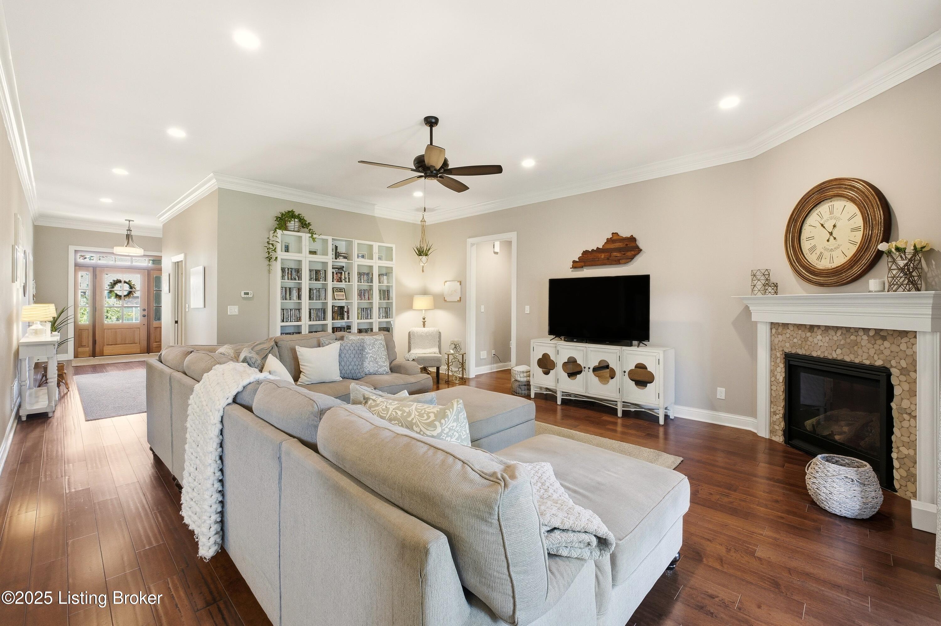 5211 Rock Ridge Dr, Louisville