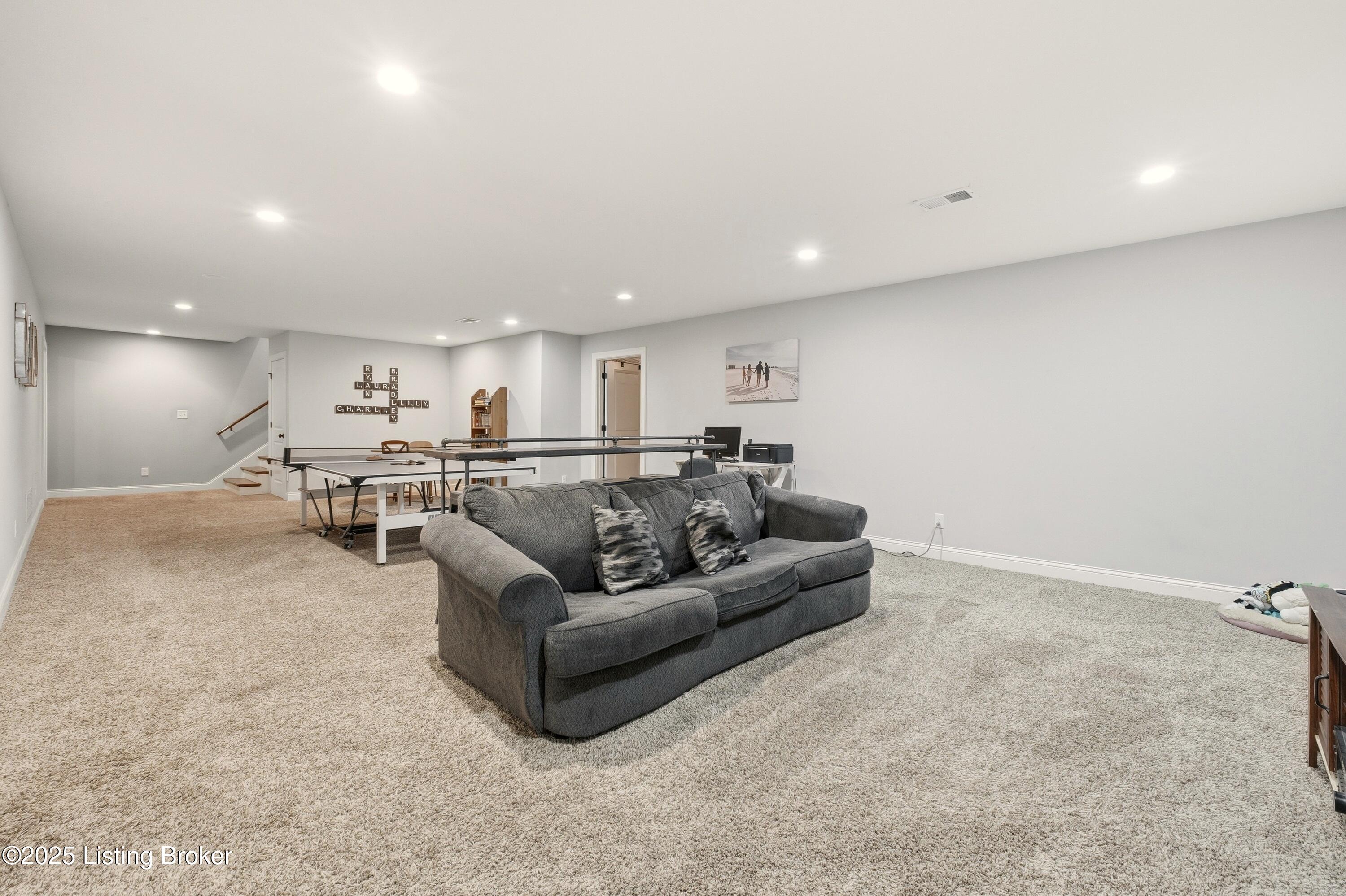 5211 Rock Ridge Dr, Louisville