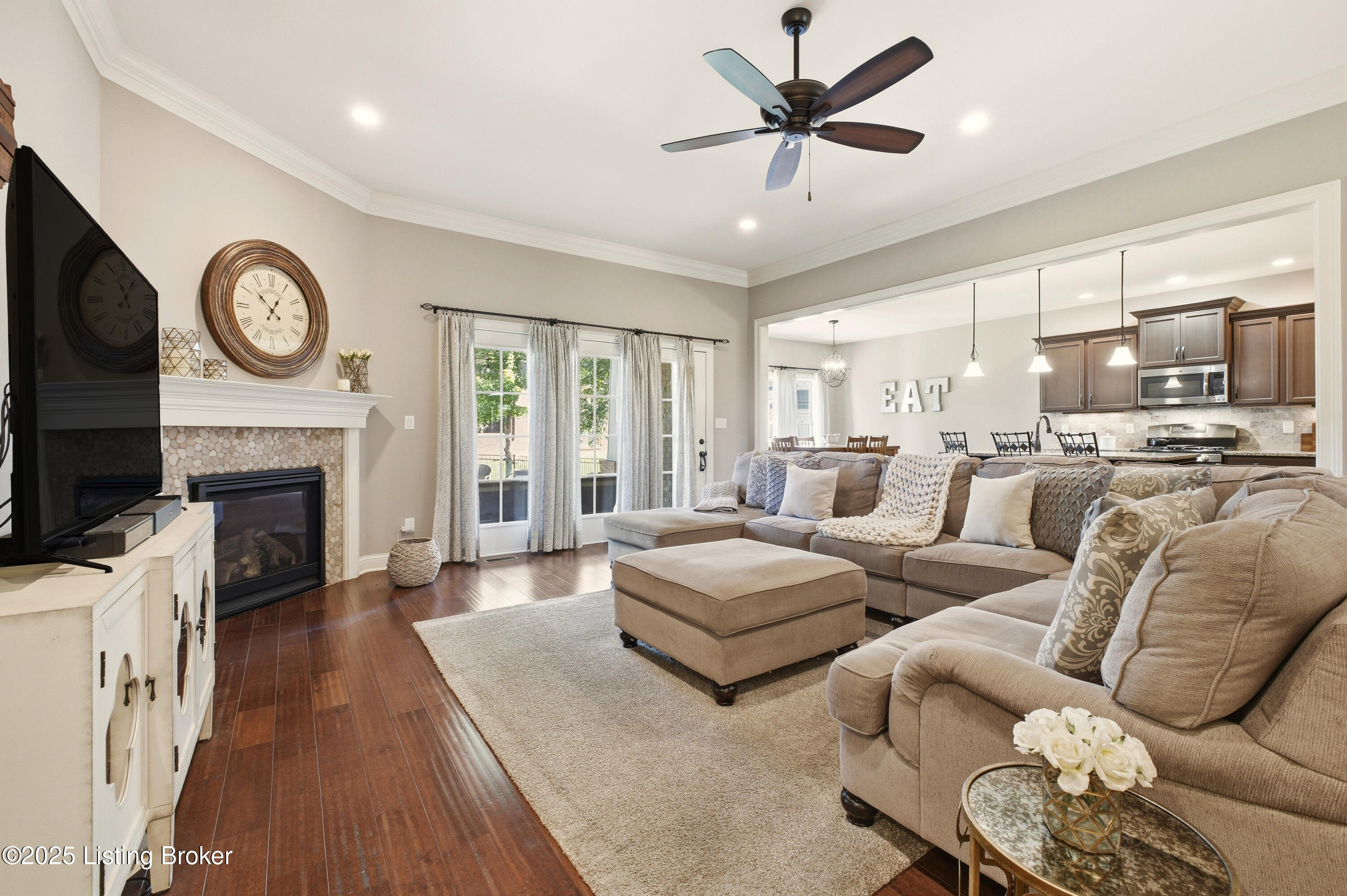 5211 Rock Ridge Dr, Louisville