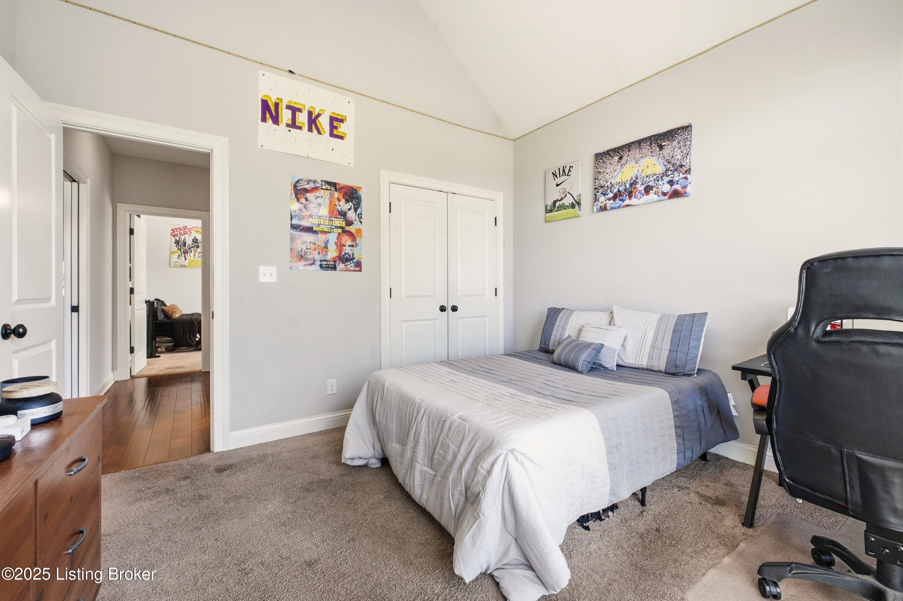 5211 Rock Ridge Dr, Louisville