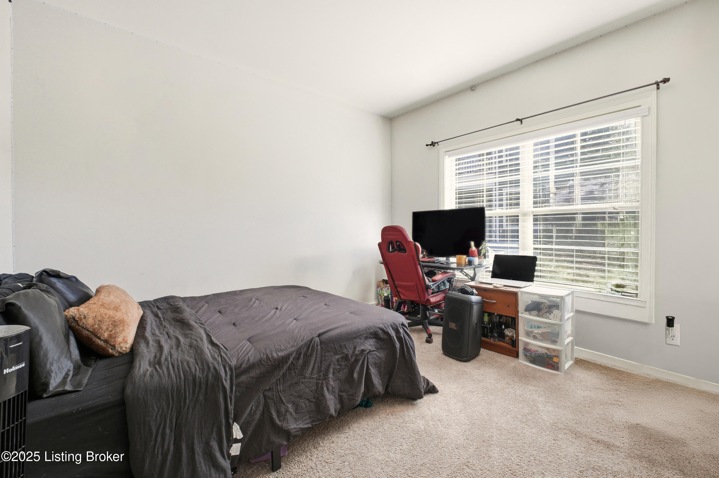 5211 Rock Ridge Dr, Louisville