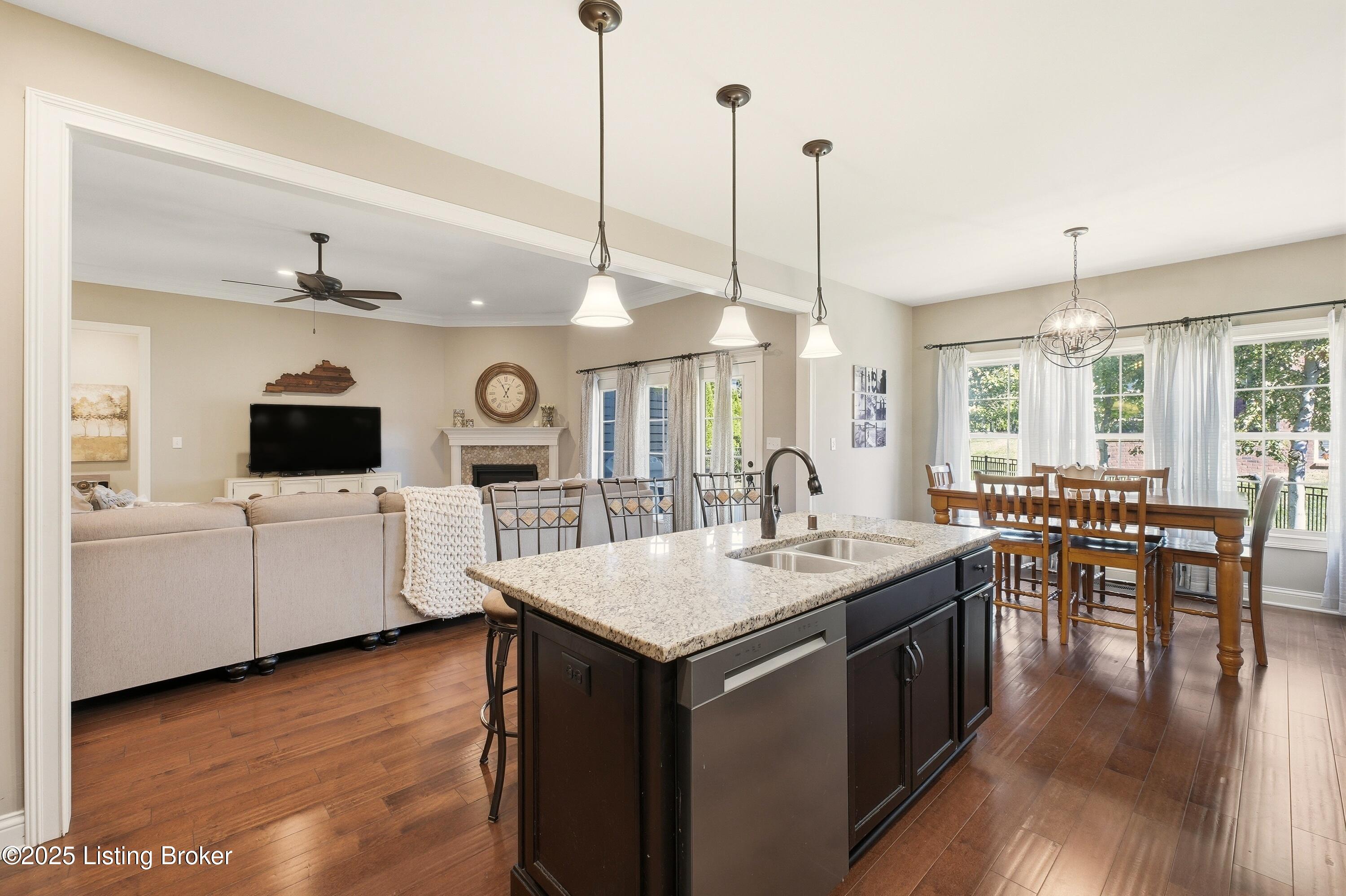 5211 Rock Ridge Dr, Louisville