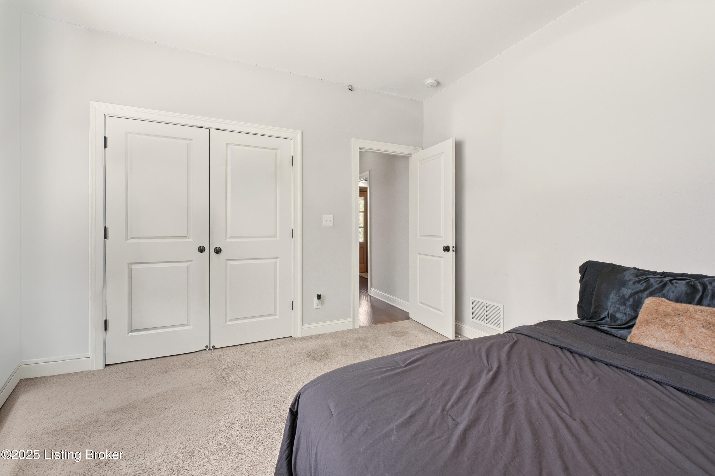 5211 Rock Ridge Dr, Louisville