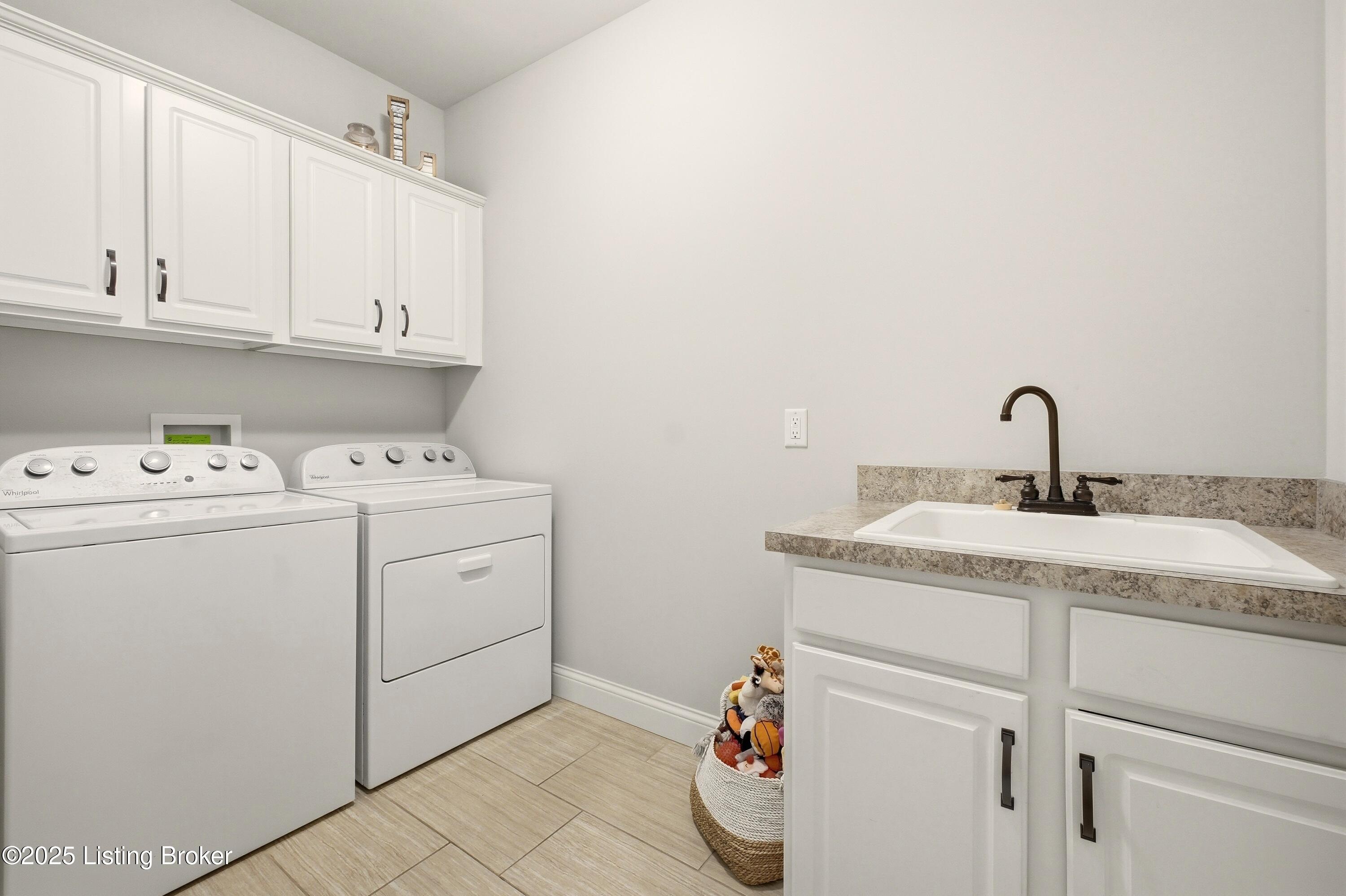 5211 Rock Ridge Dr, Louisville