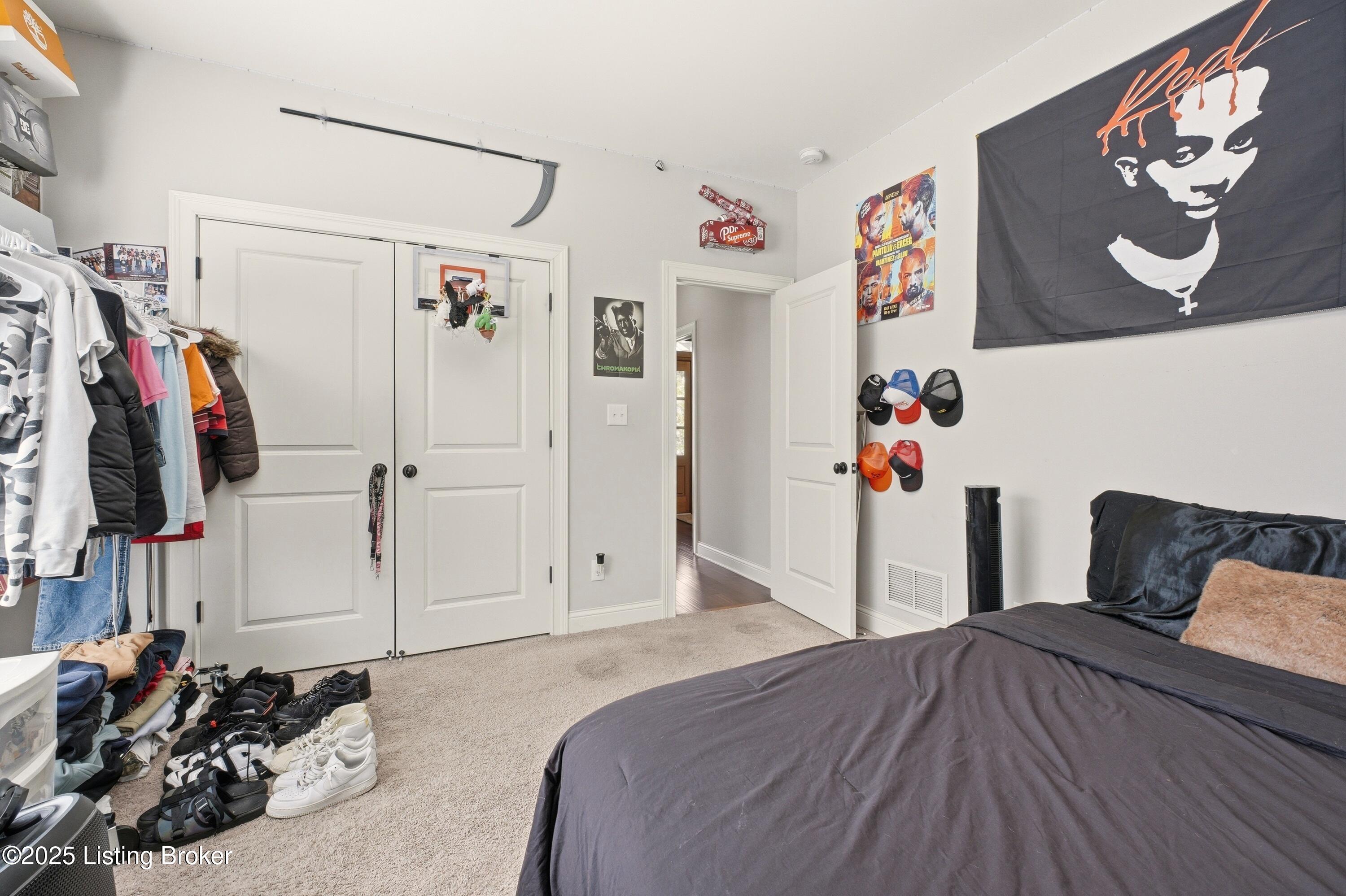 5211 Rock Ridge Dr, Louisville