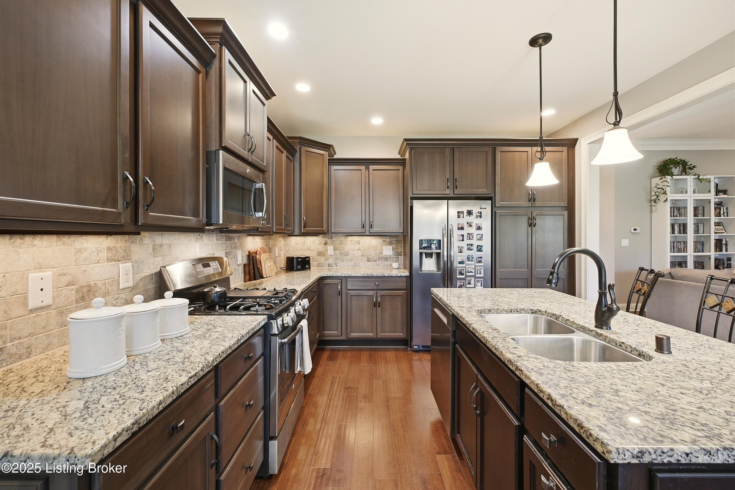 5211 Rock Ridge Dr, Louisville