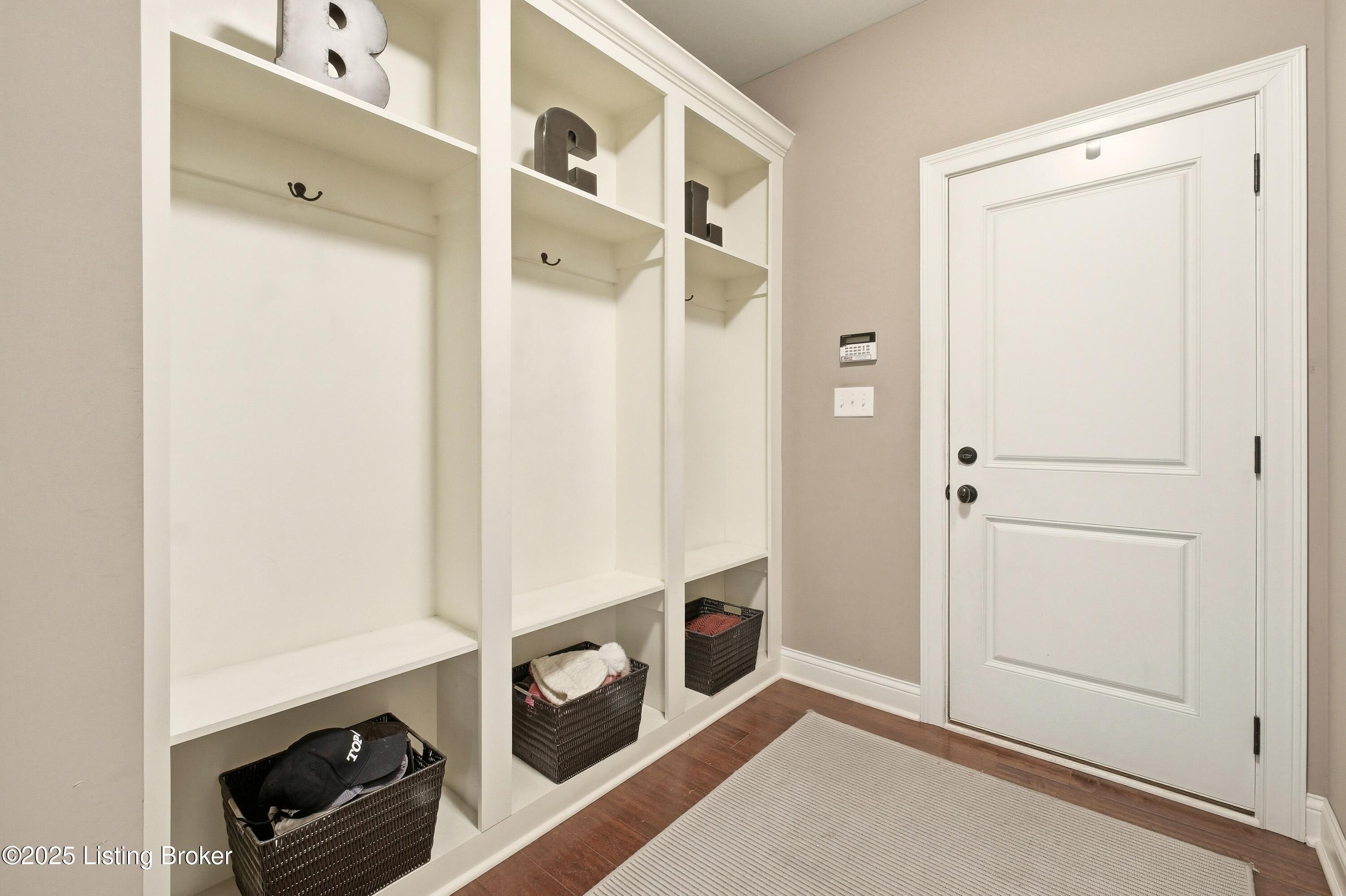 5211 Rock Ridge Dr, Louisville