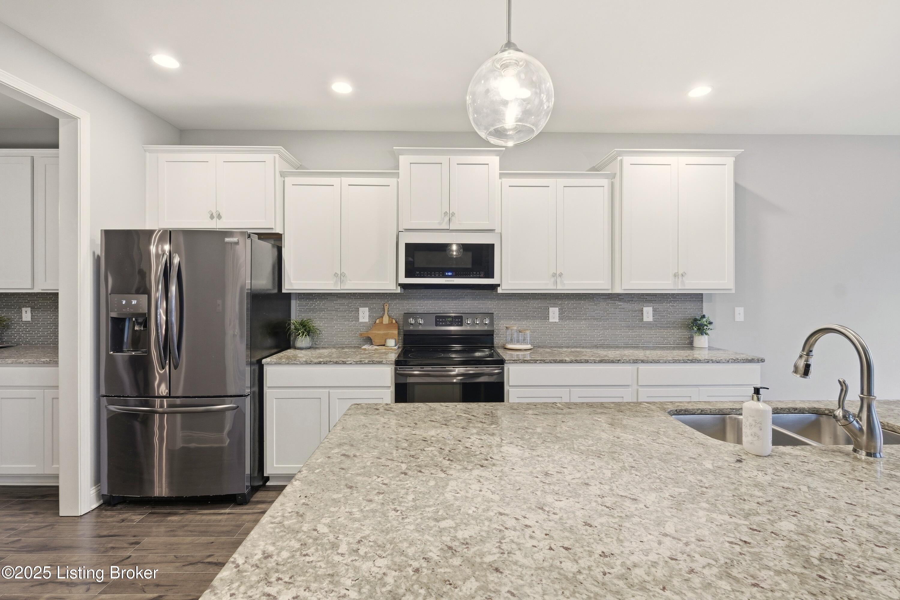 6922 Franklin Farmer Way