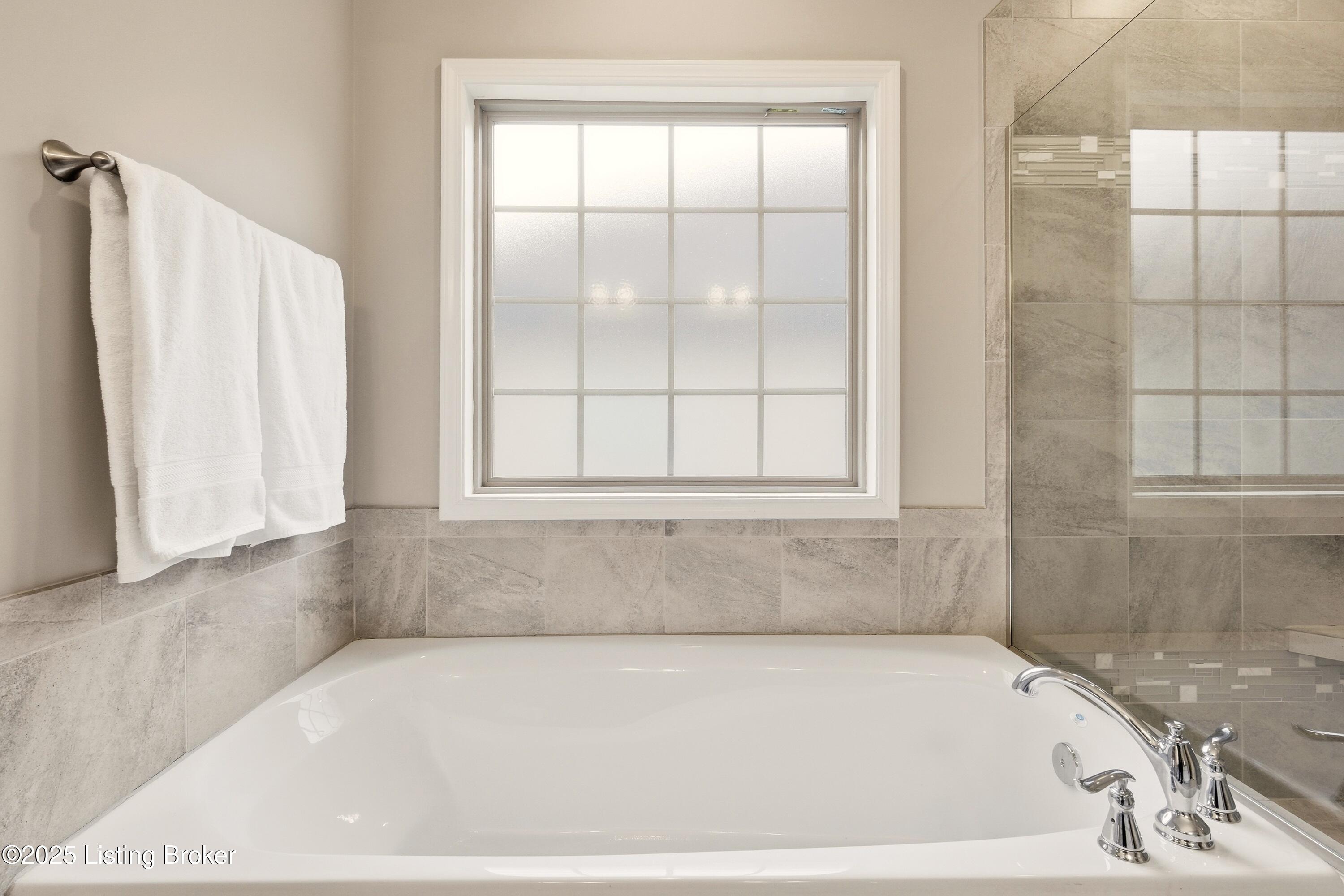 6922 Franklin Farmer Way