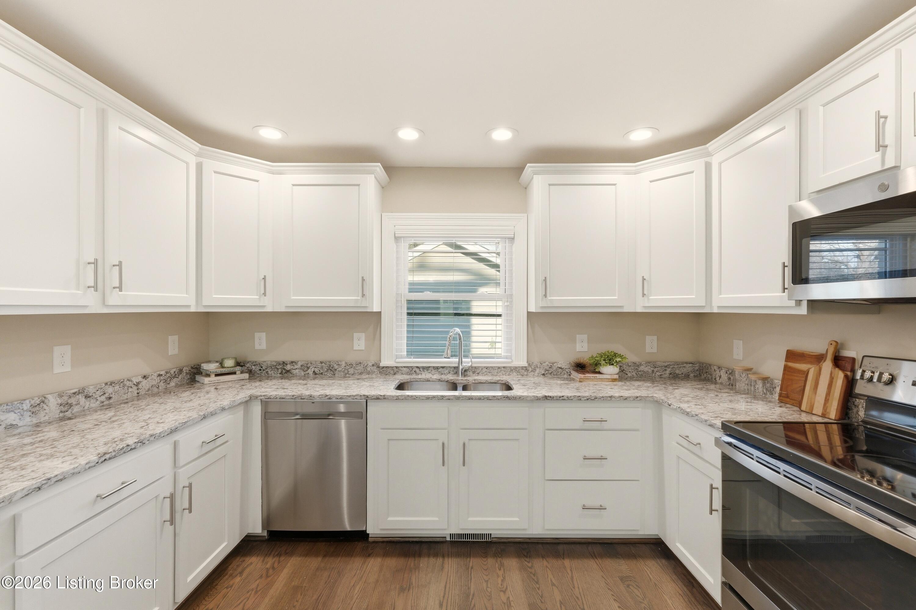 7809 New La Grange Rd