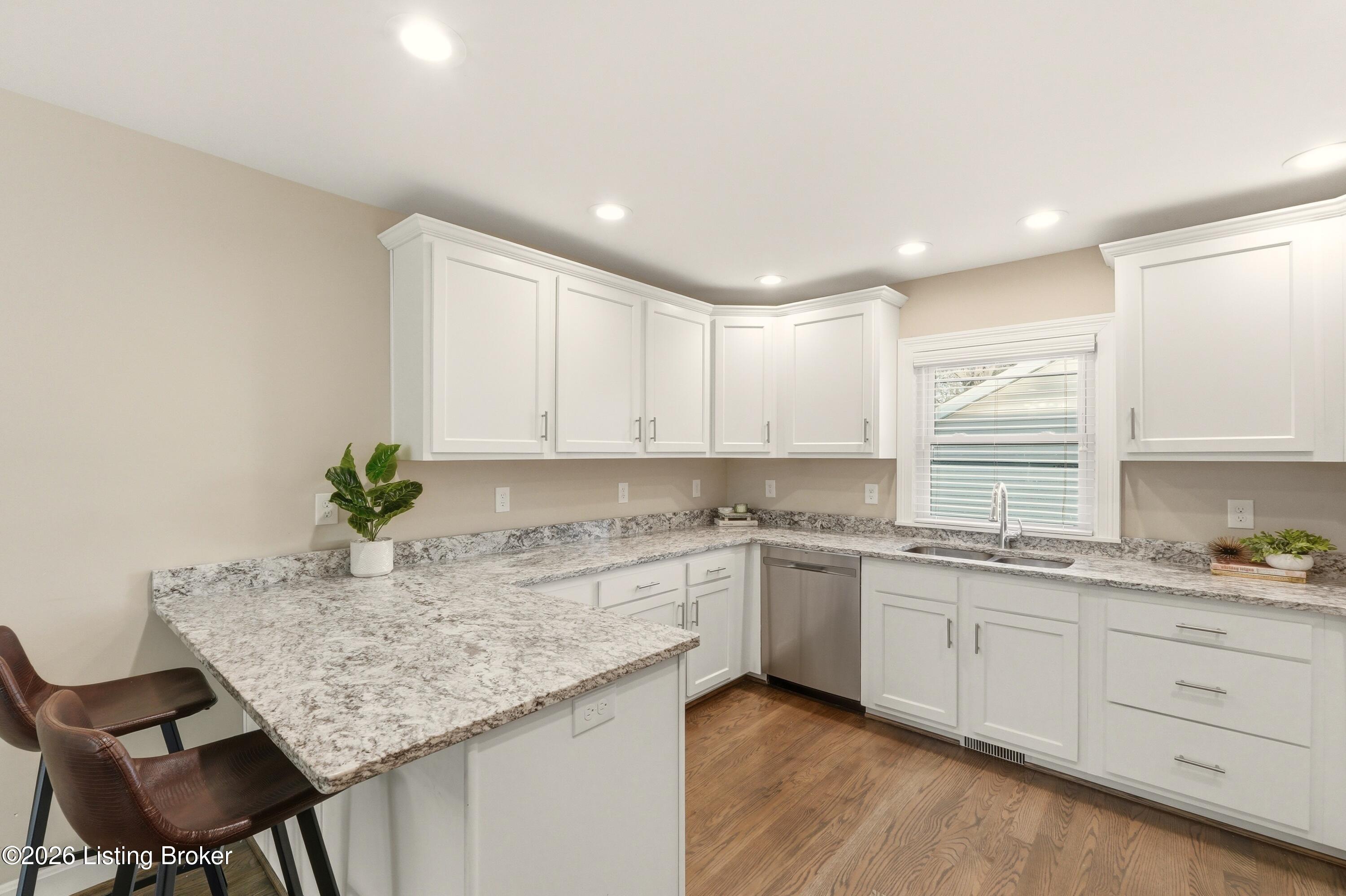 7809 New La Grange Rd