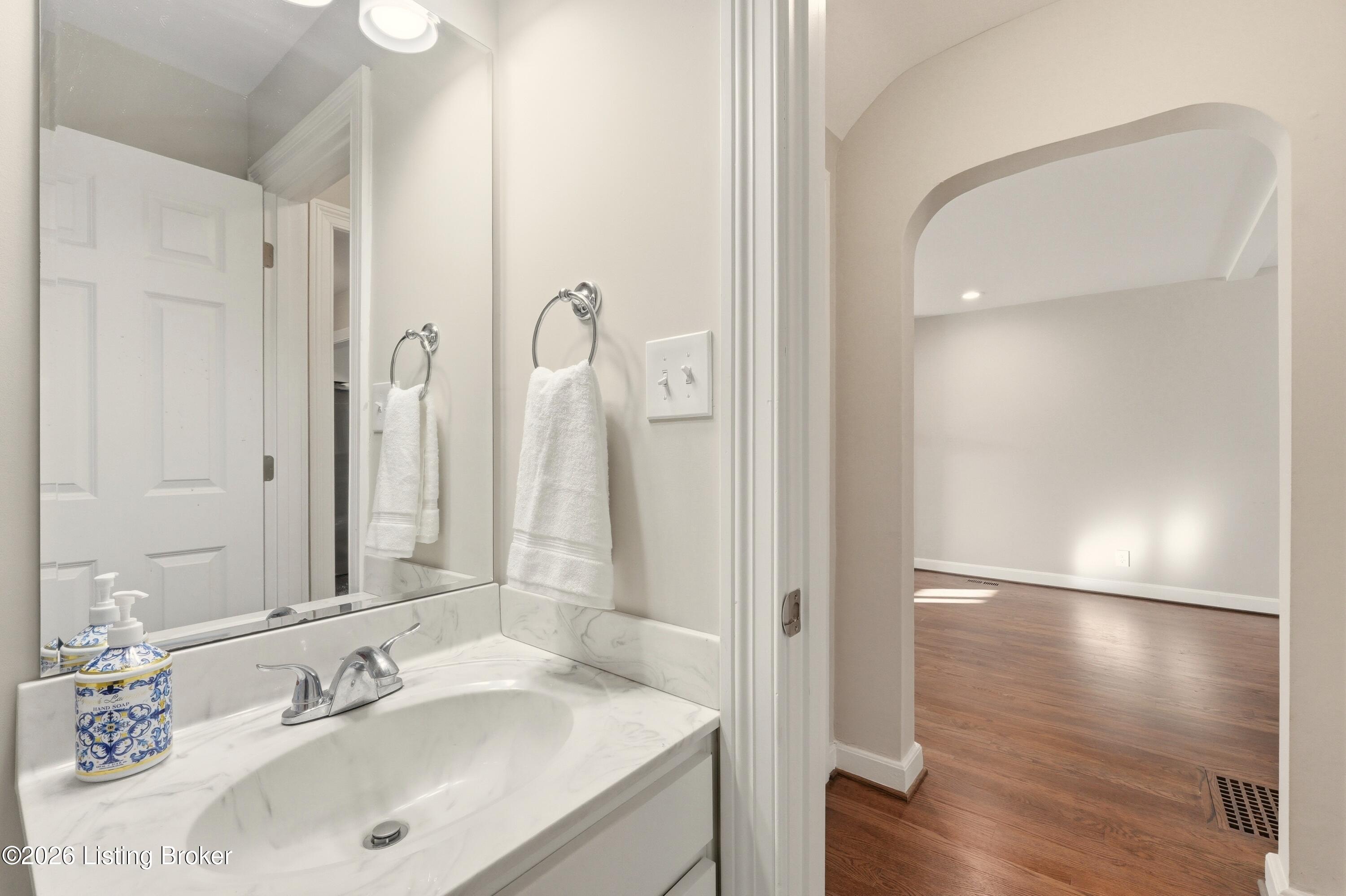 7809 New La Grange Rd