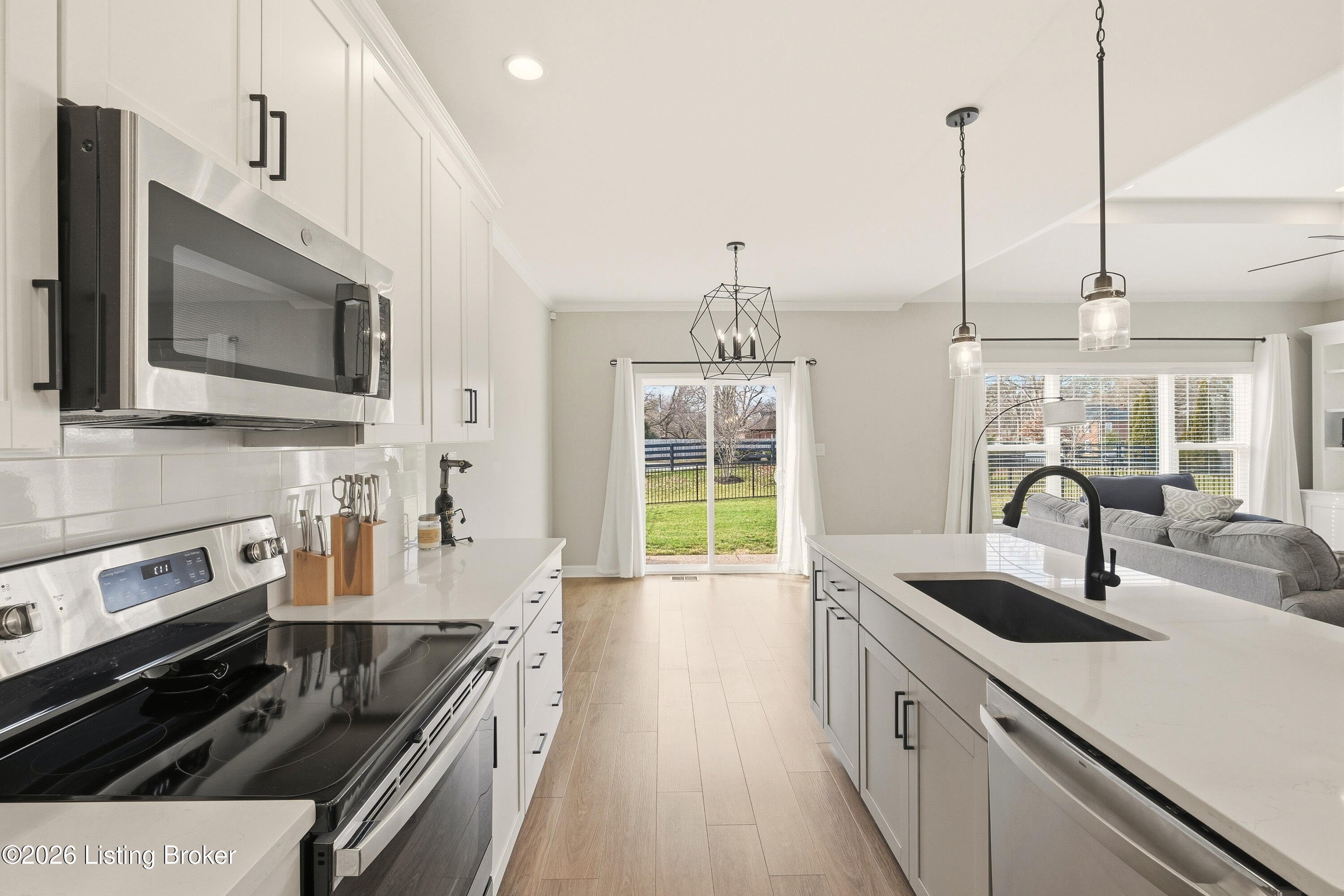 1302 Conservatory Ln