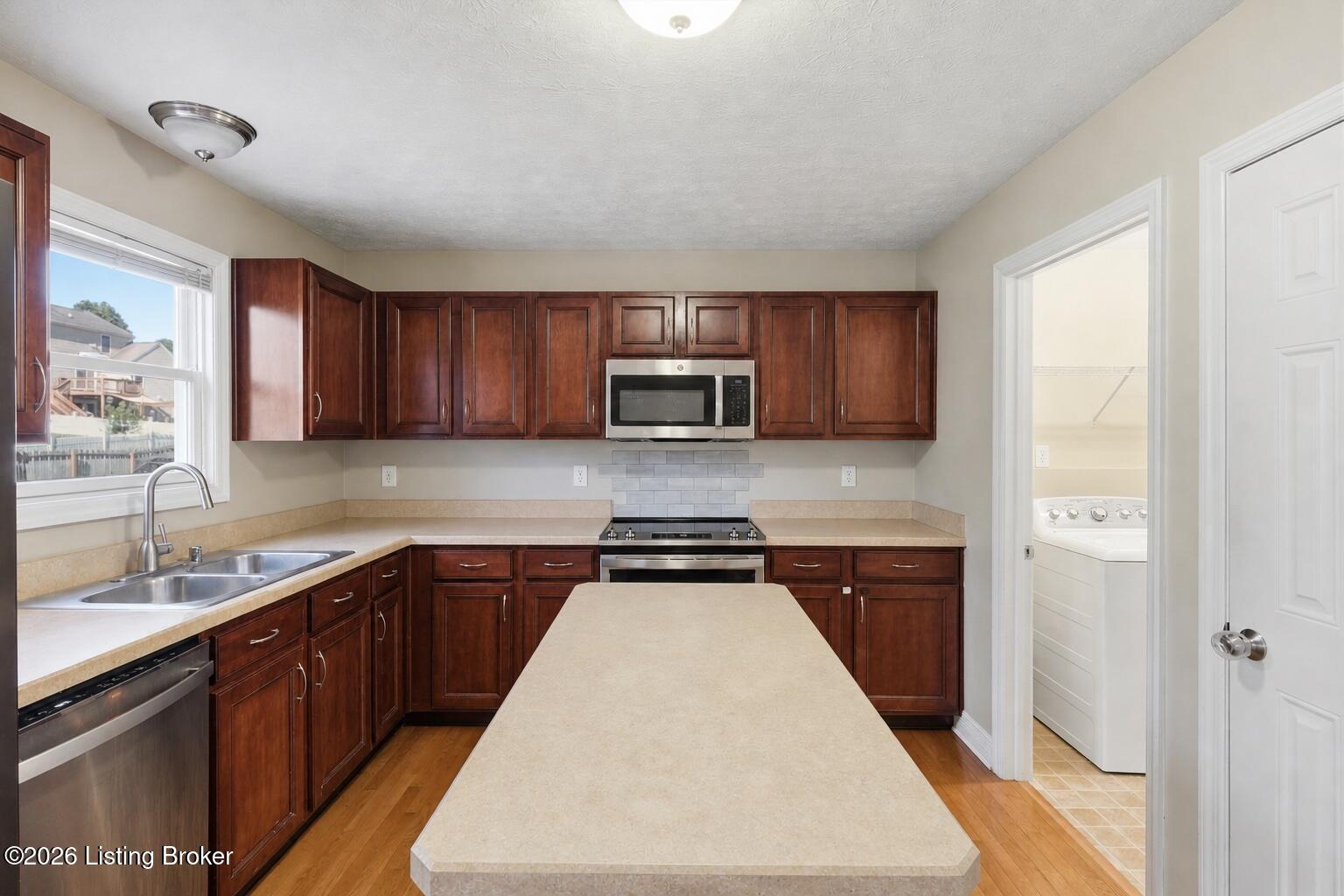 11812 Garden Grove Way