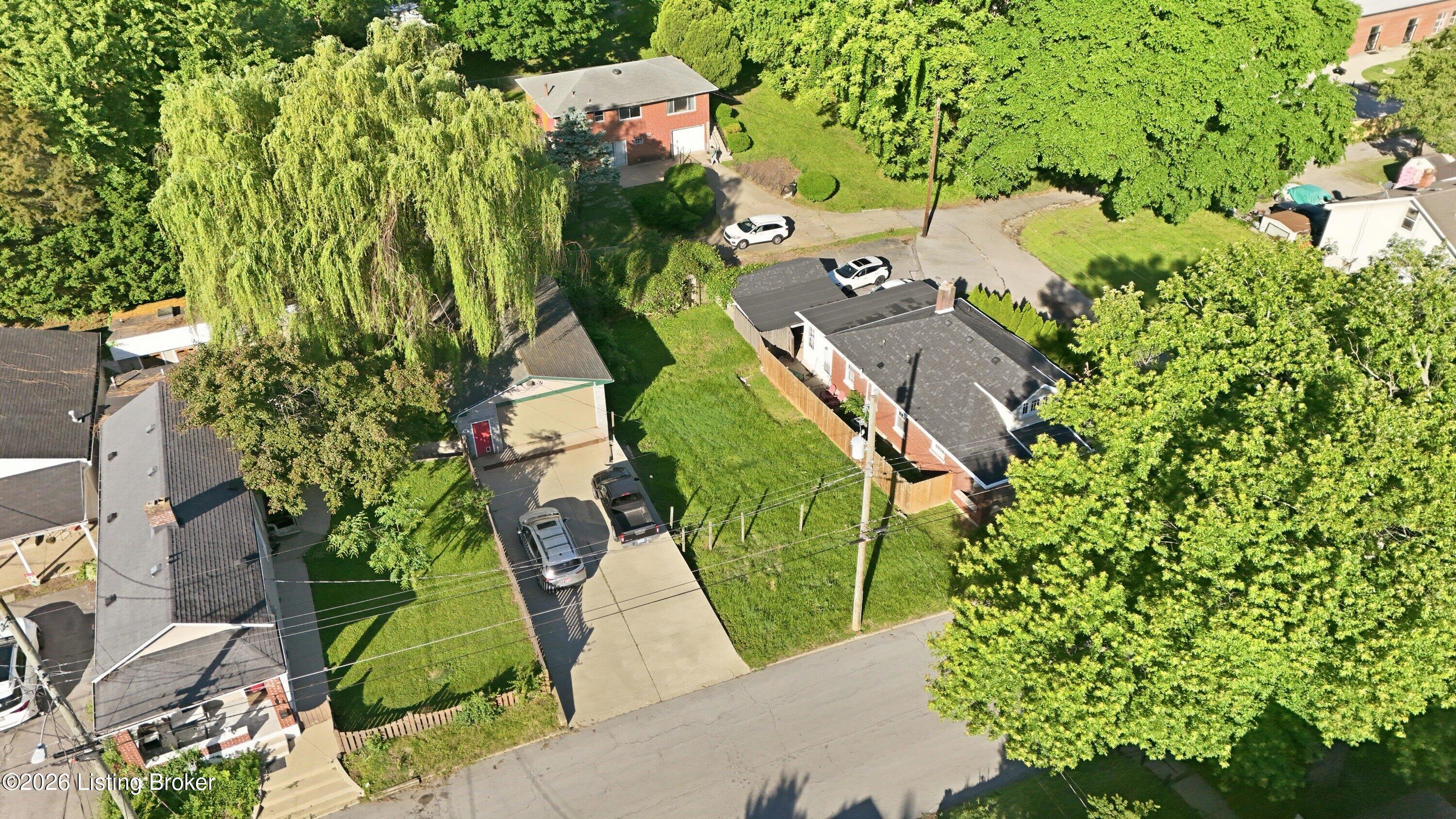 258 Thompson Ave