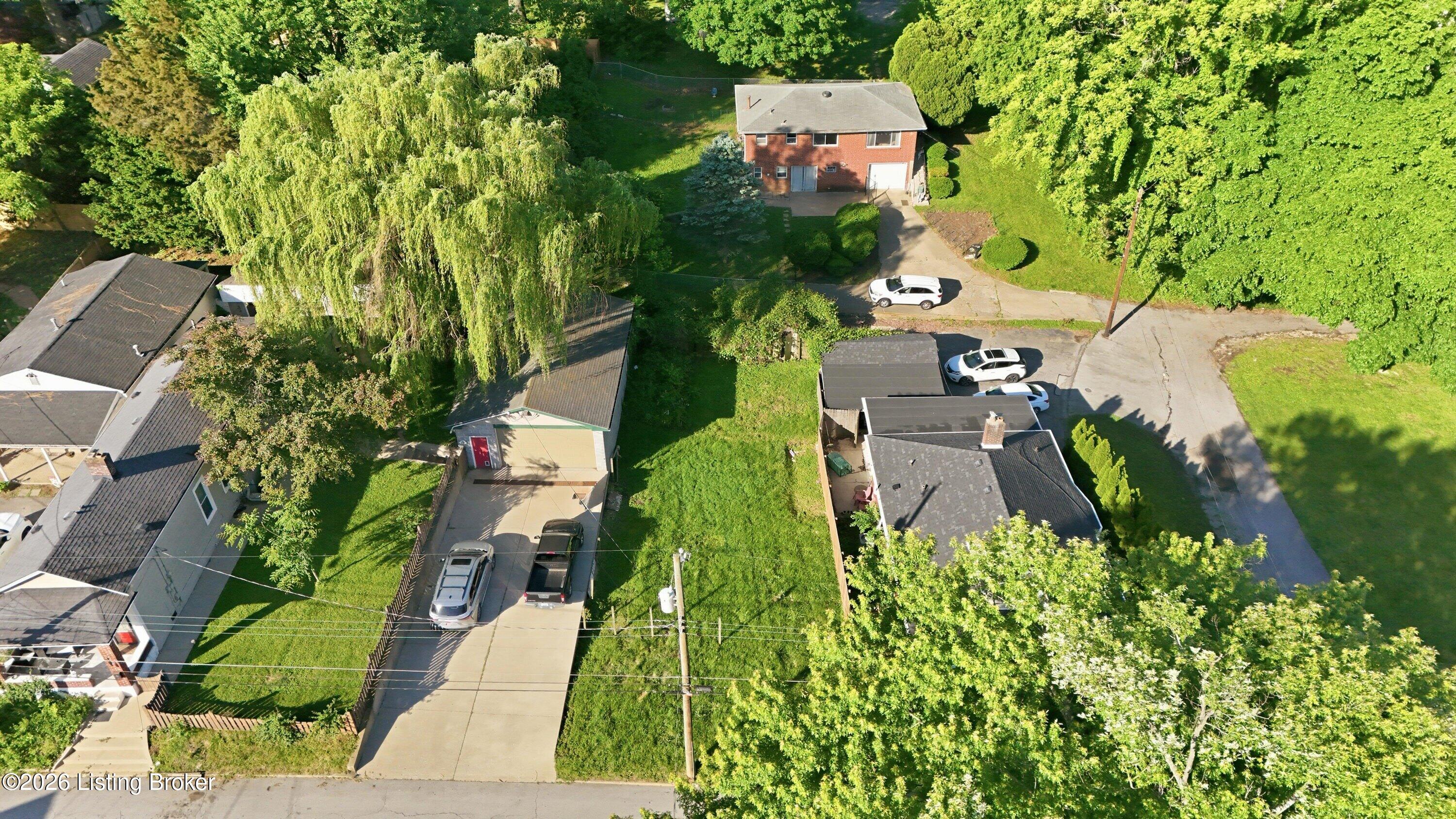 258 Thompson Ave