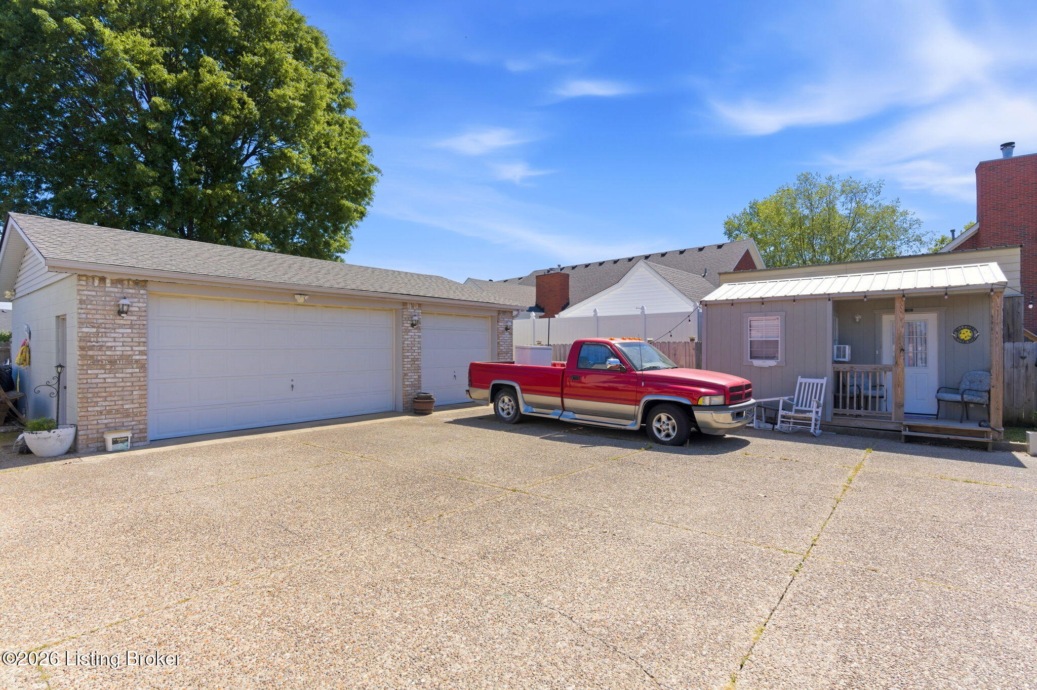 5021 Hunters Point Cir