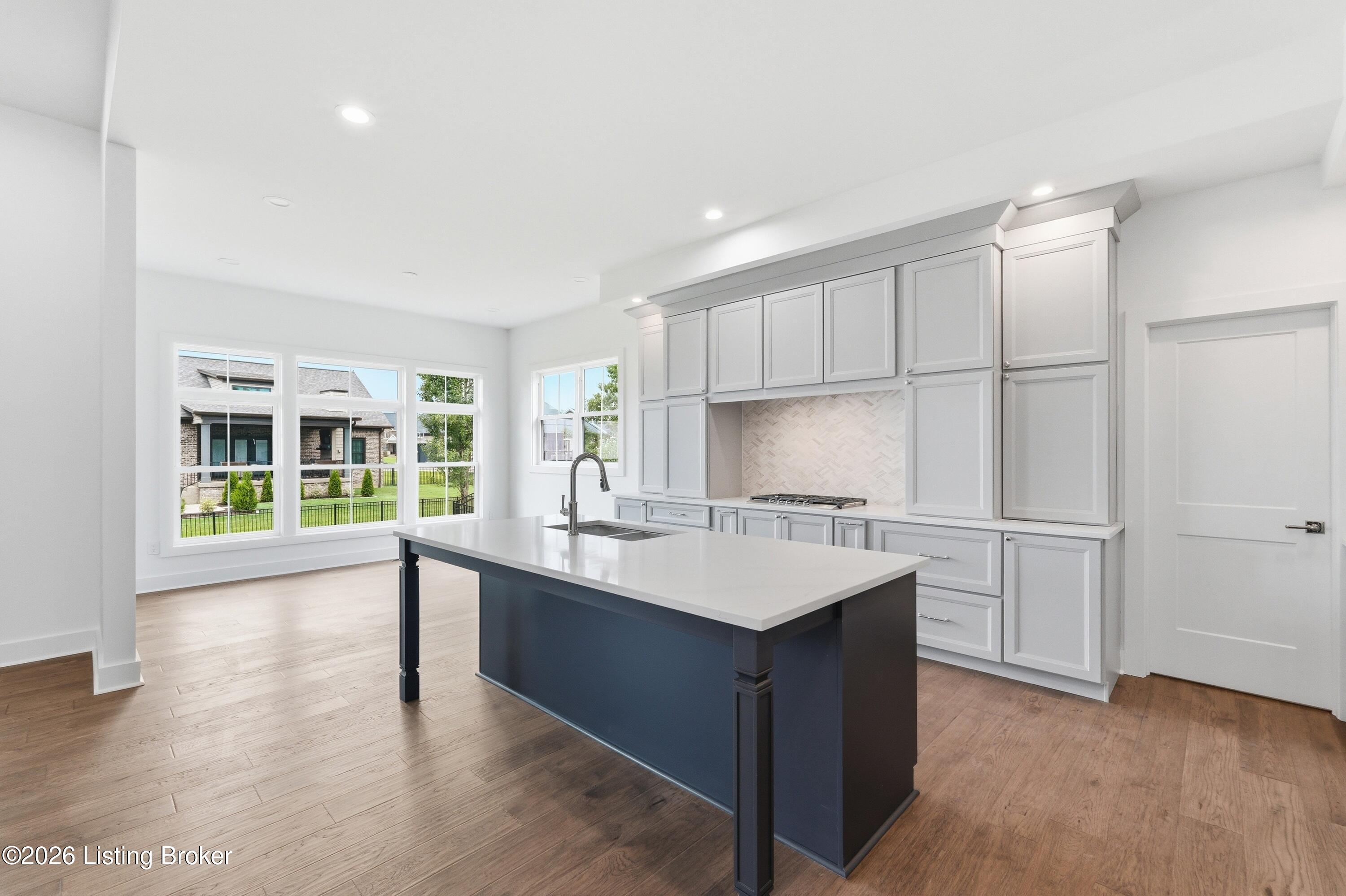 3214 Grand Lakes Dr
