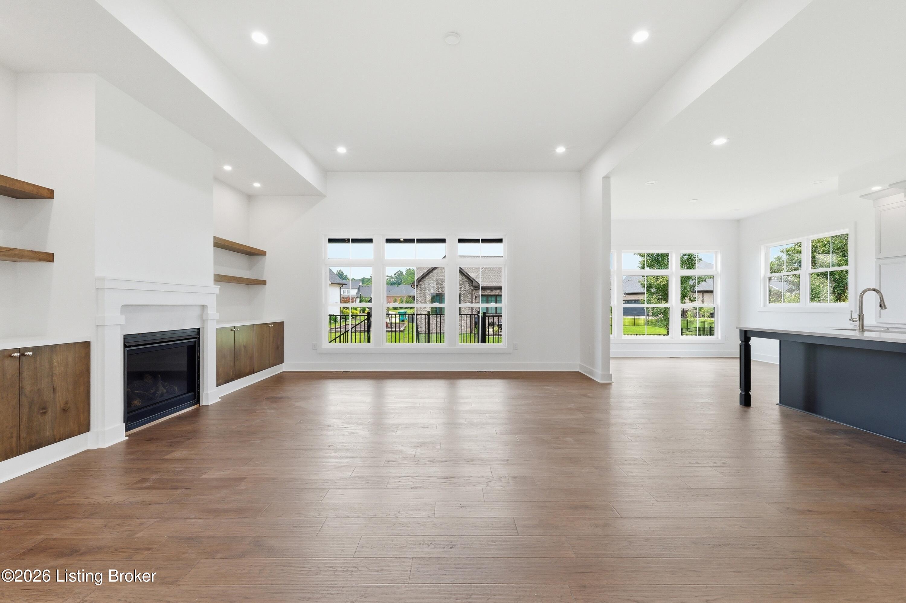 3214 Grand Lakes Dr