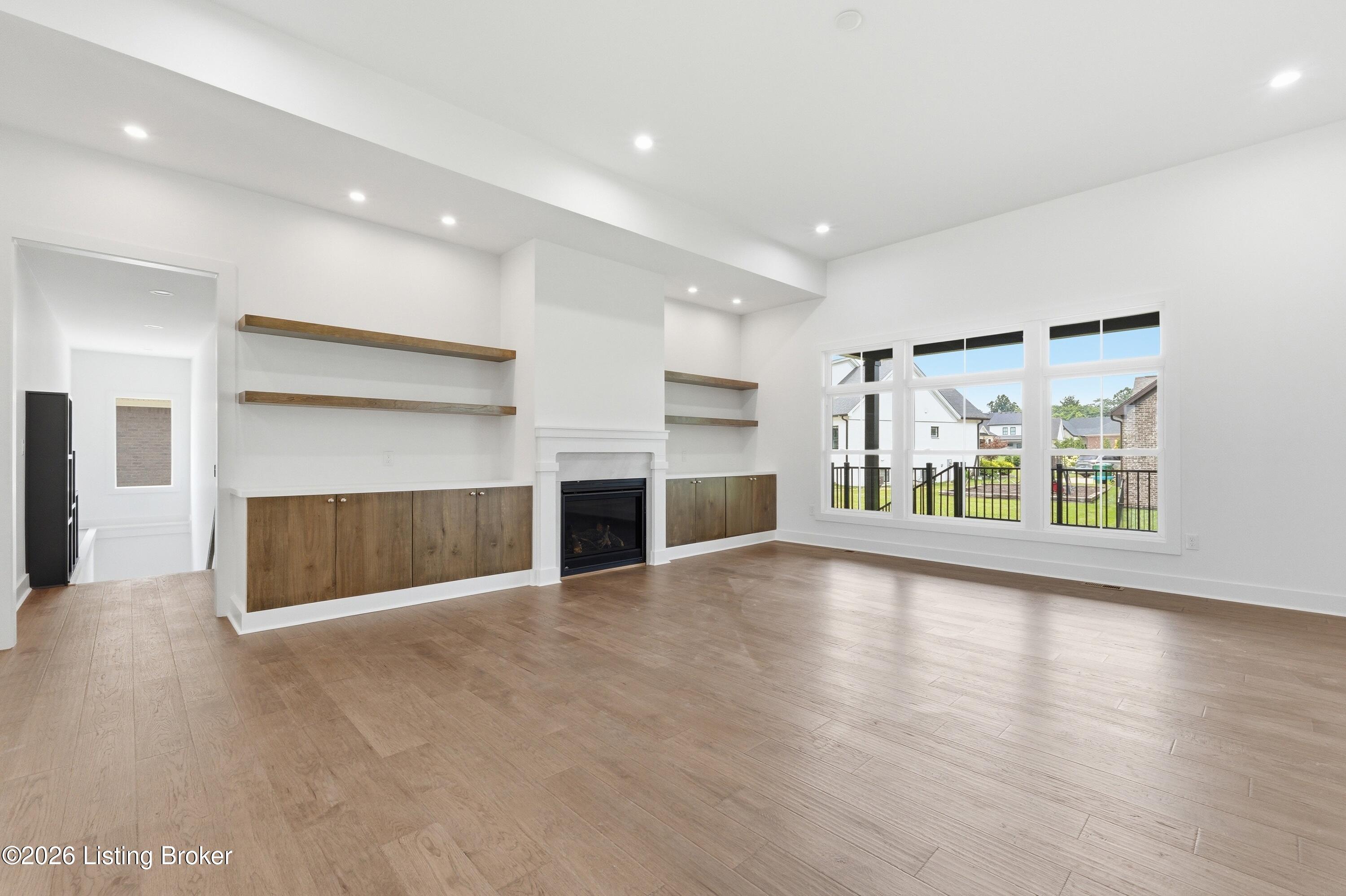 3214 Grand Lakes Dr