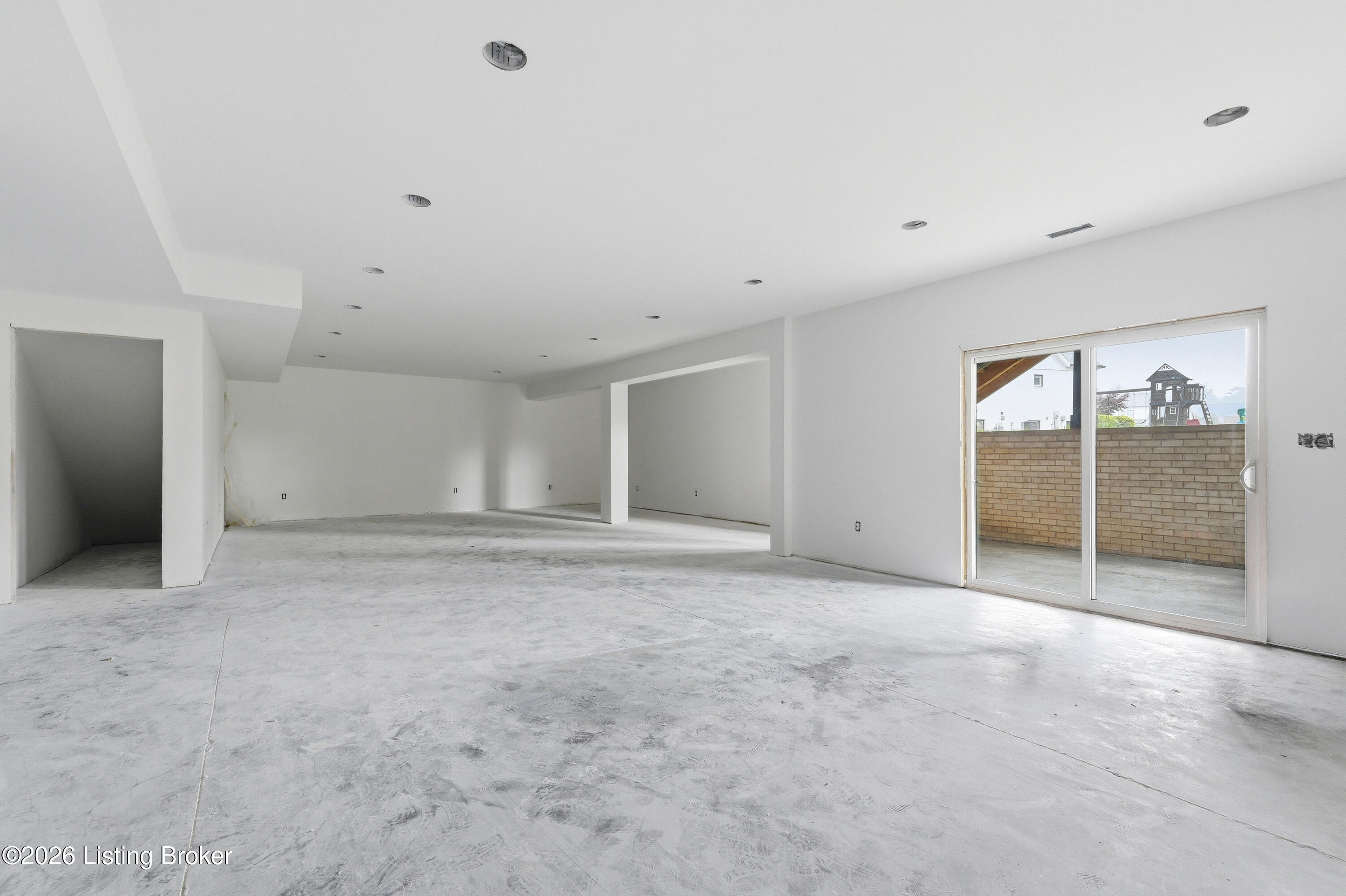 3214 Grand Lakes Dr