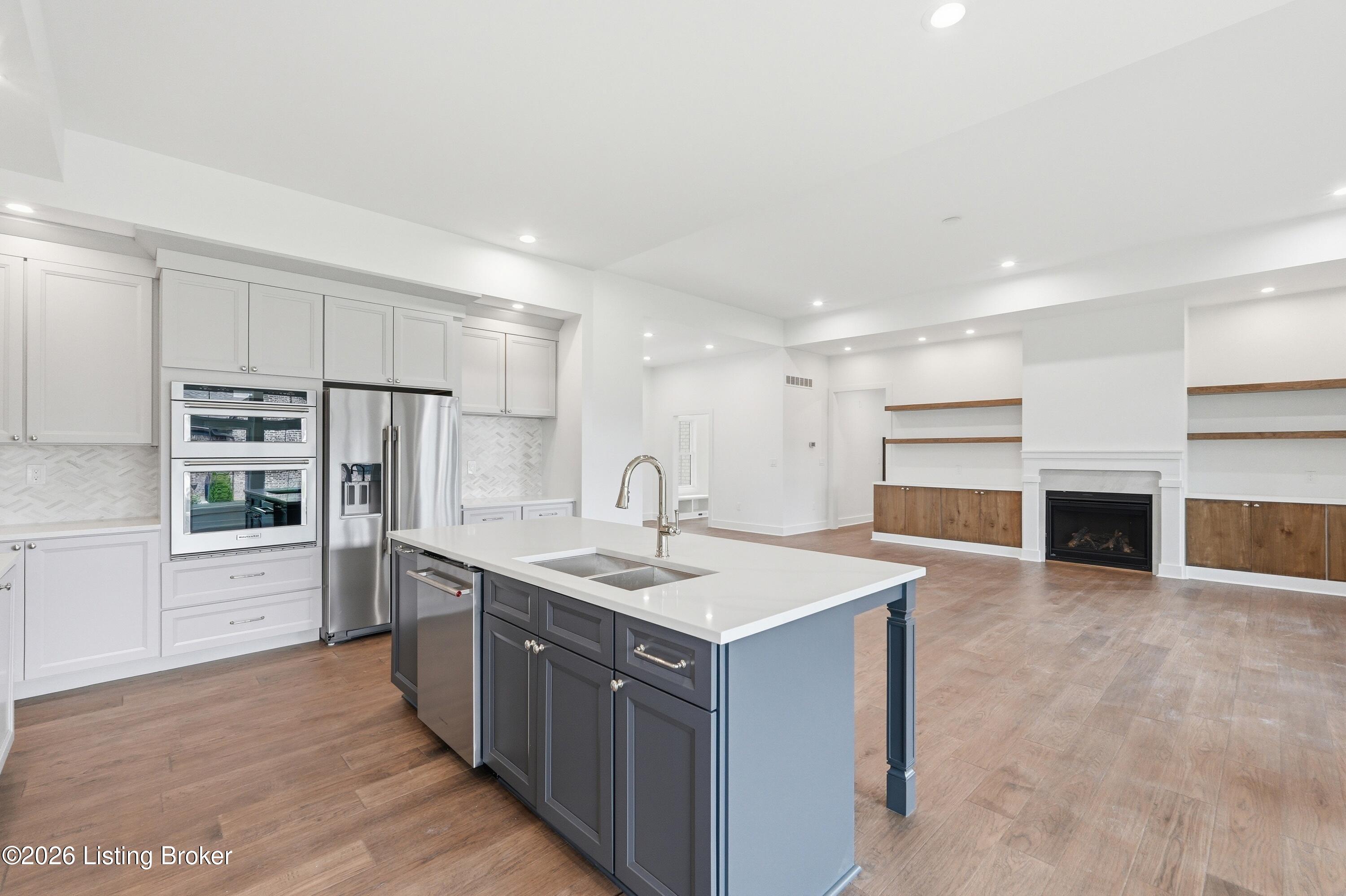 3214 Grand Lakes Dr