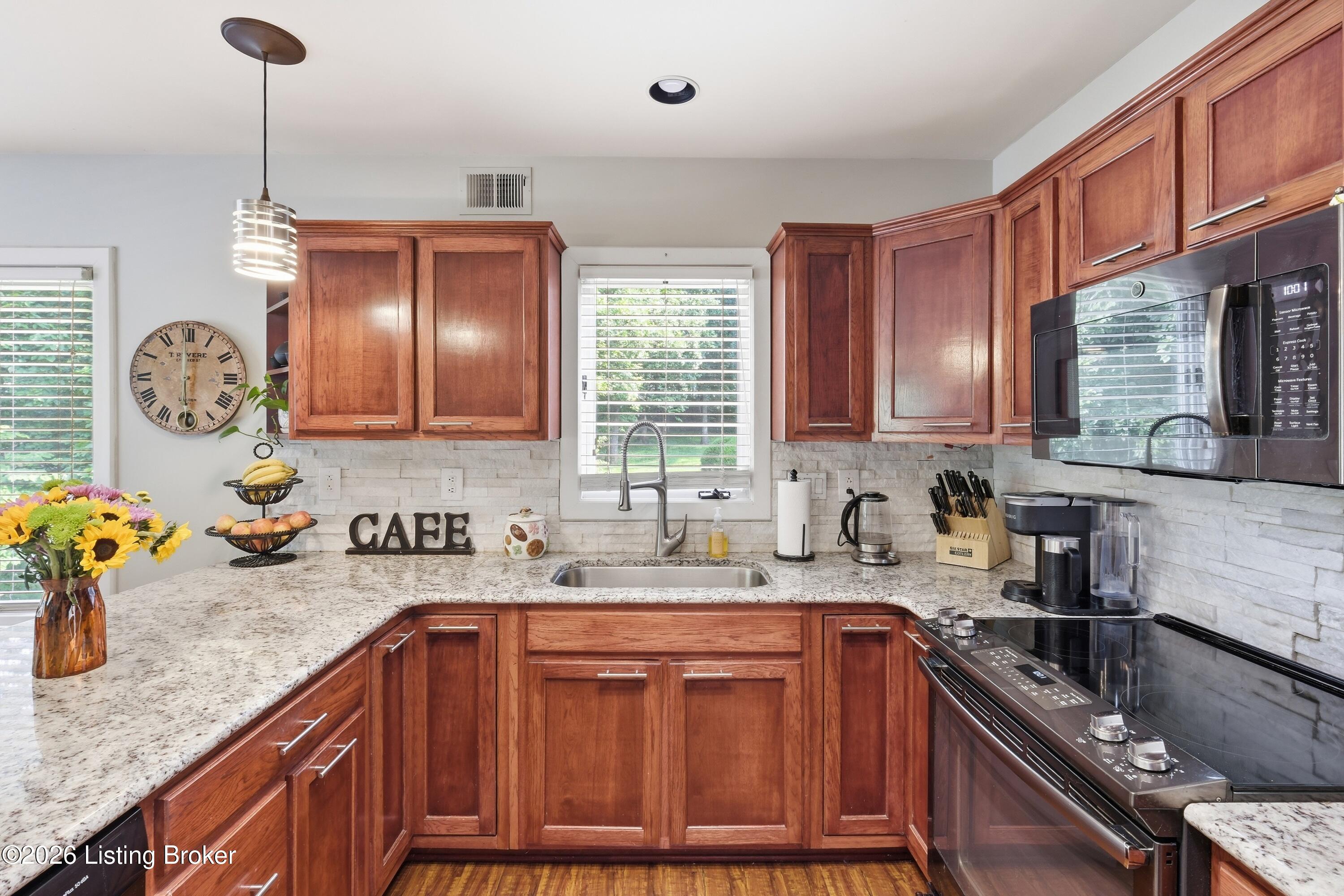 10500 Dove Tree Ct