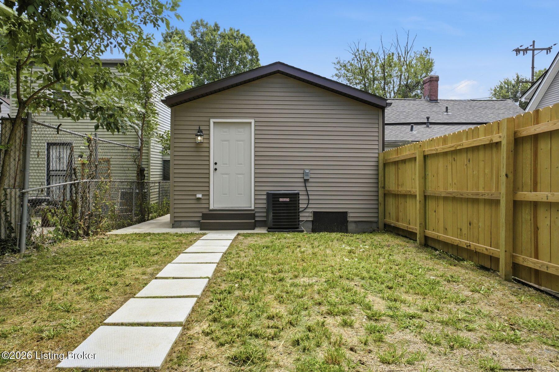 3012 Montana Ave