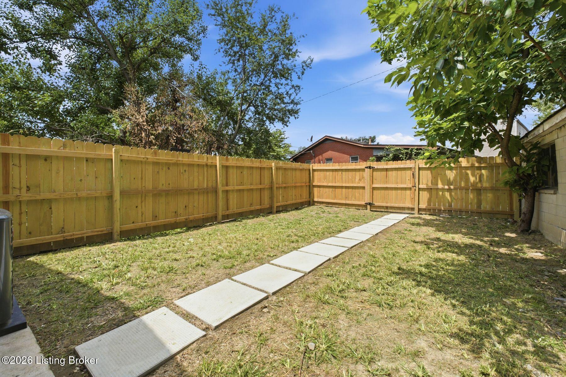 3012 Montana Ave