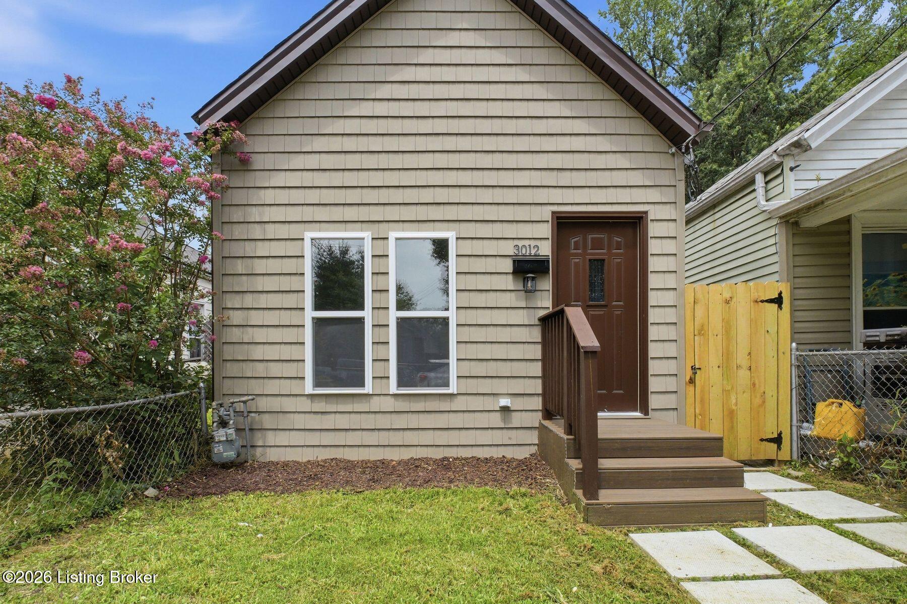 3012 Montana Ave
