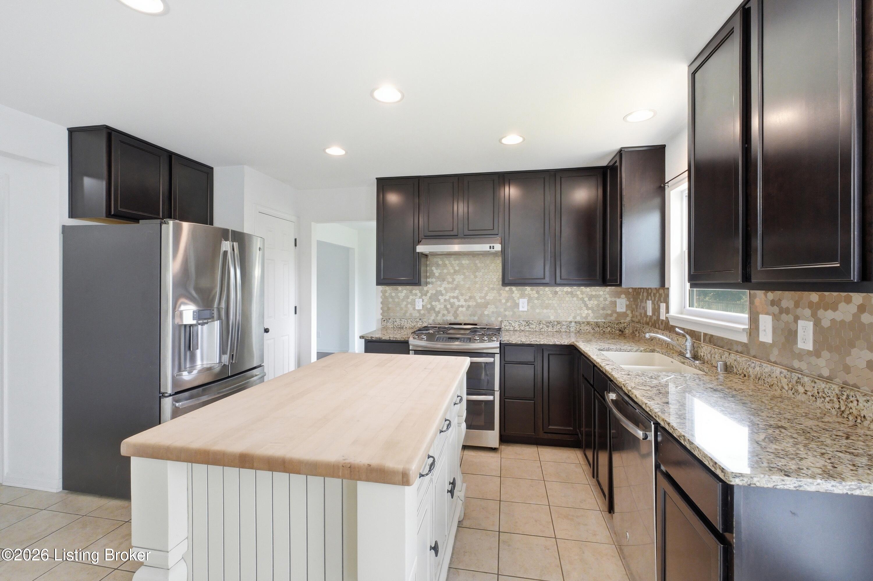 203 Brookfield Hills Ct