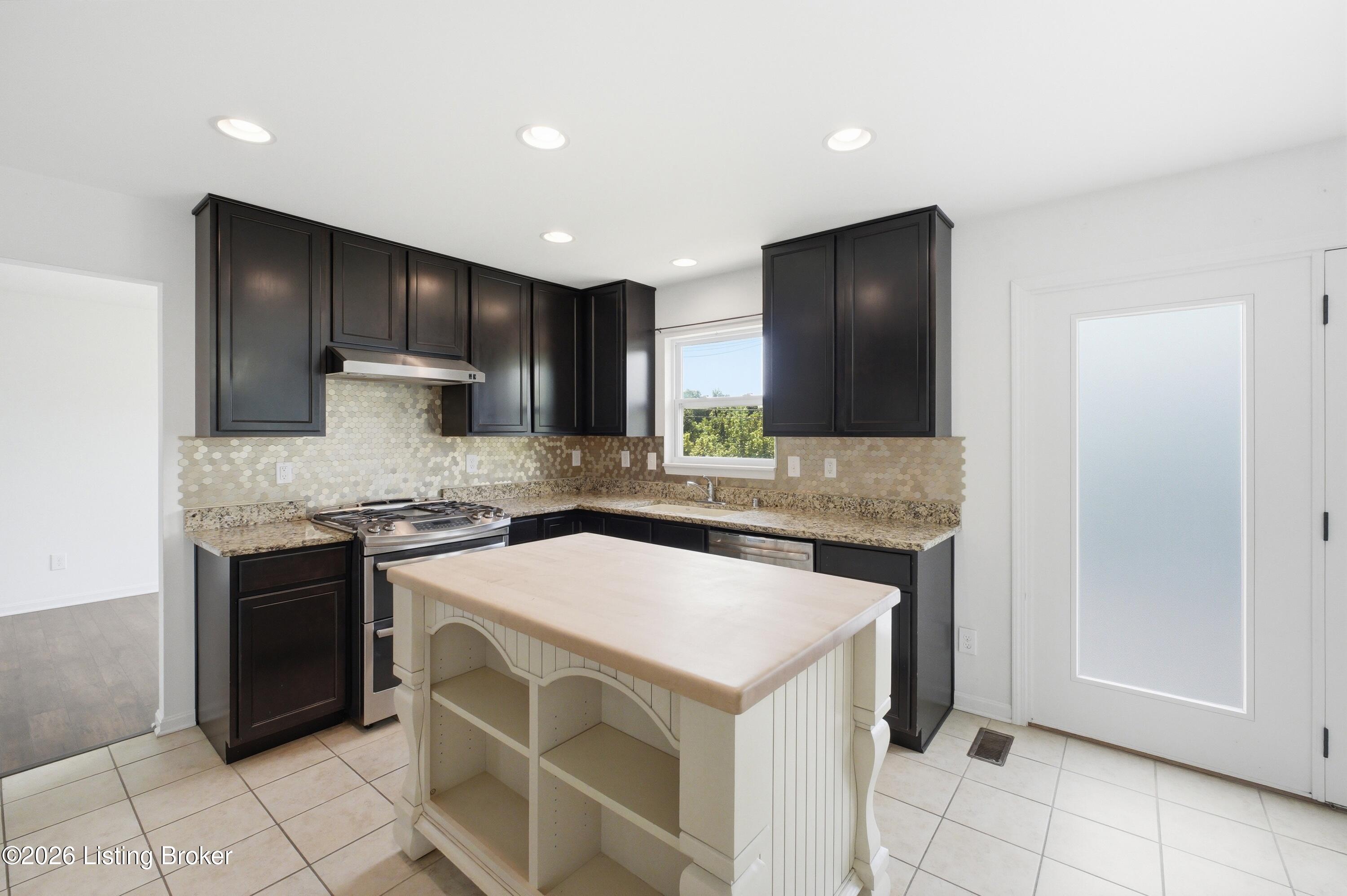 203 Brookfield Hills Ct