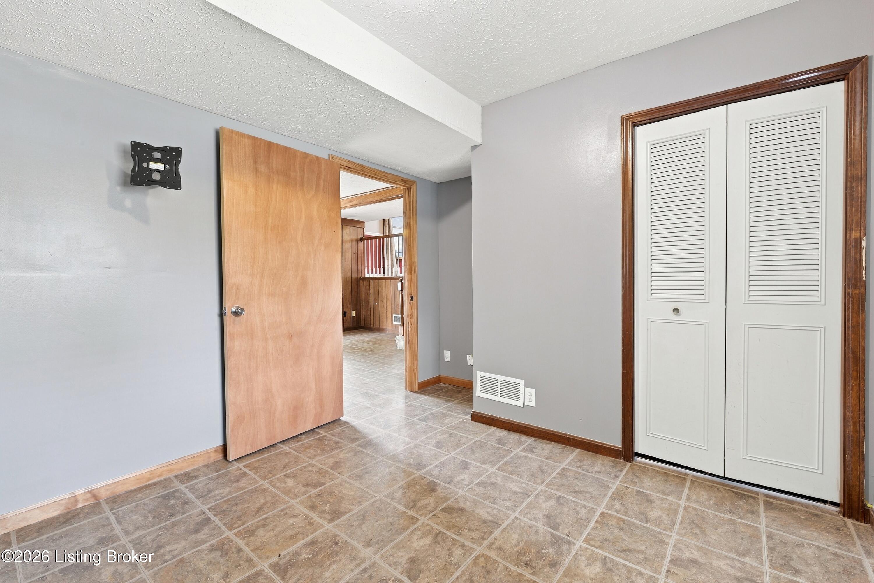 10806 Cherry Grove Ct
