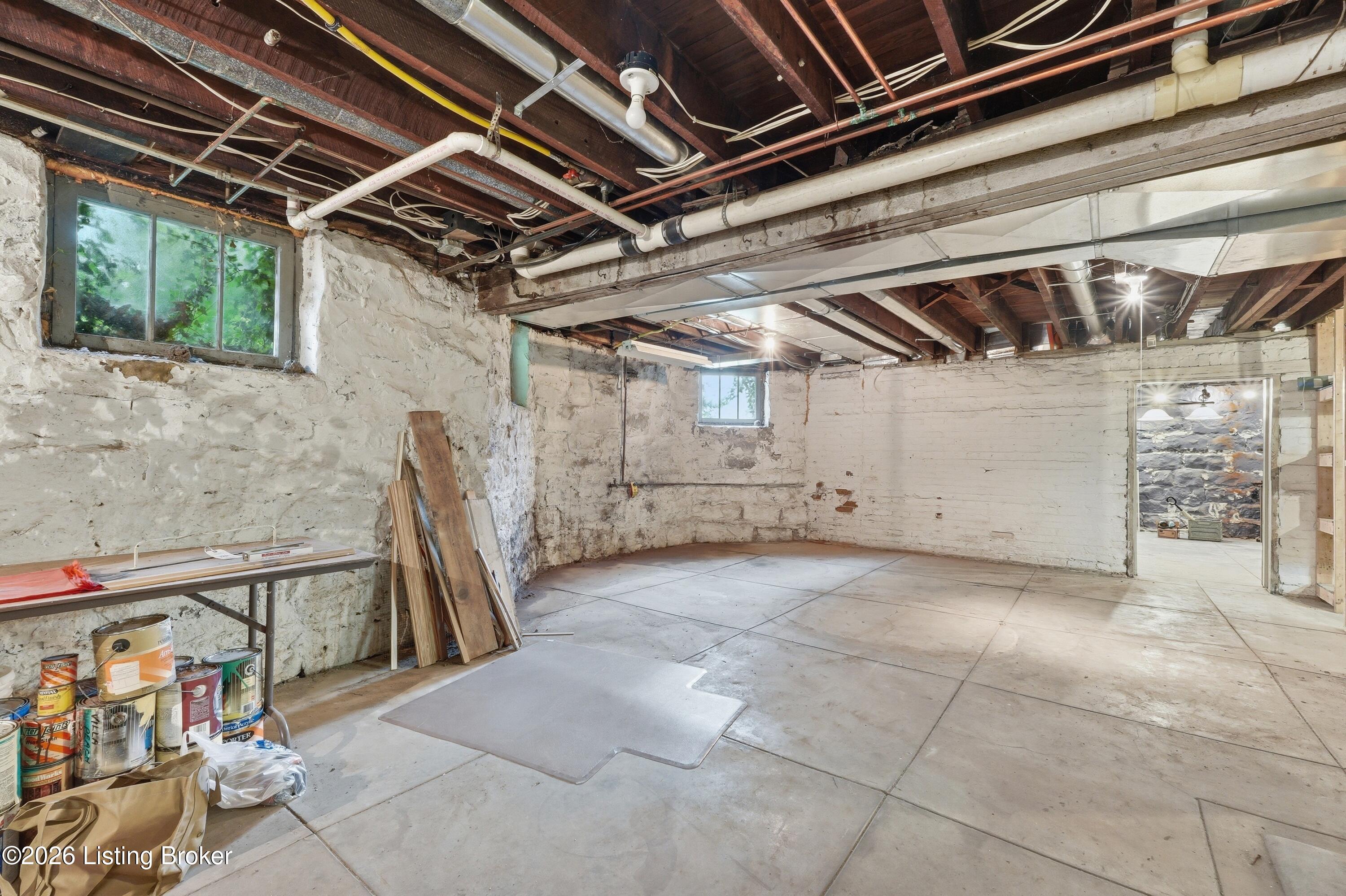2037 Tyler Ln