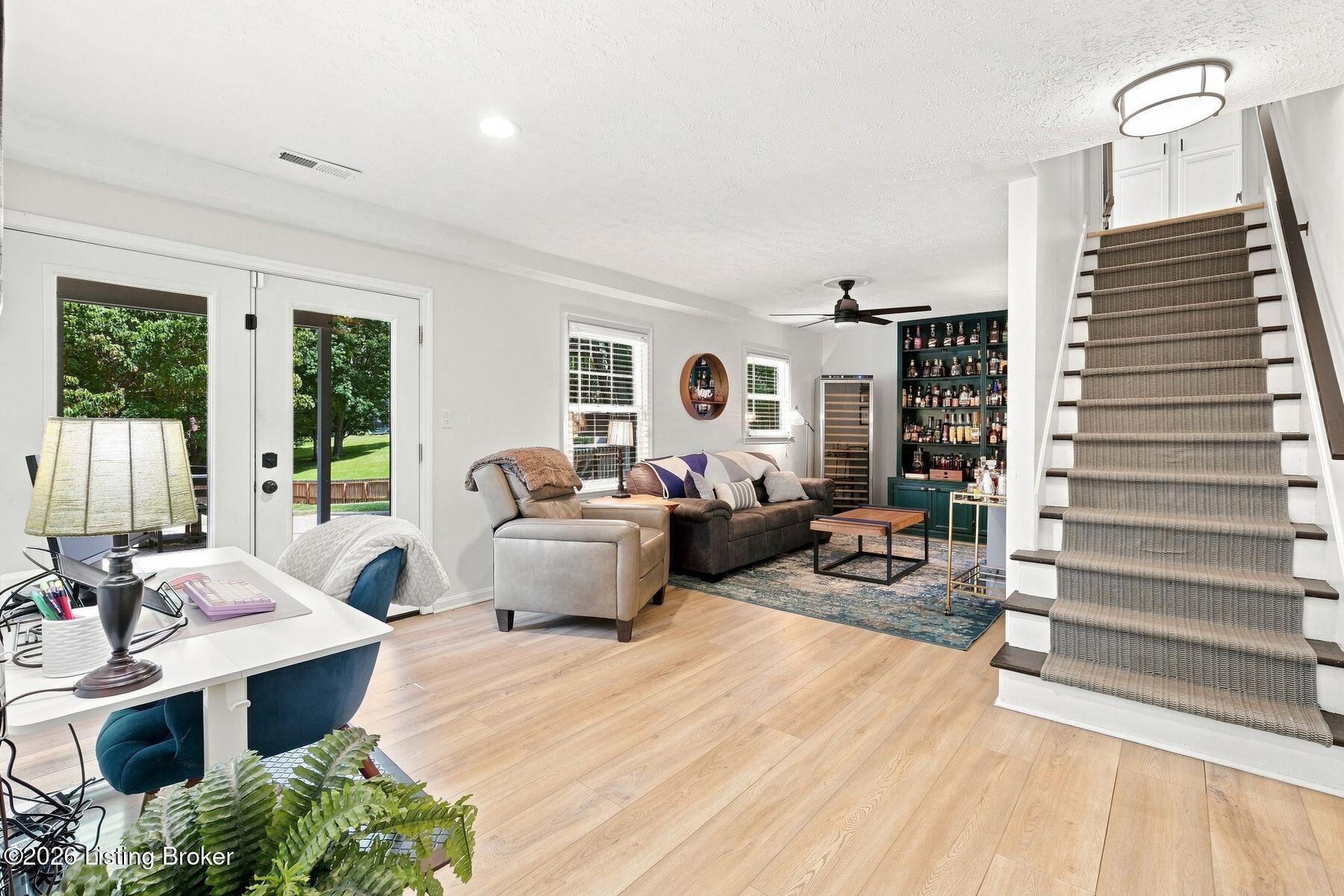 1003 Forest Ln