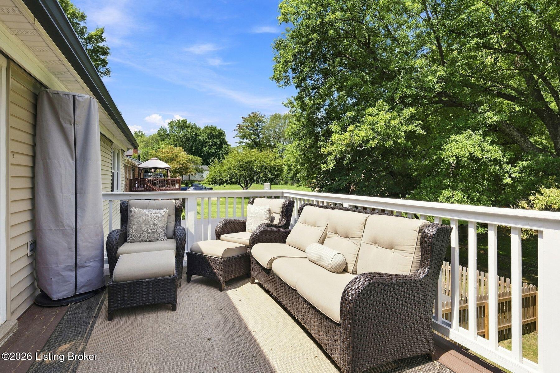 1003 Forest Ln