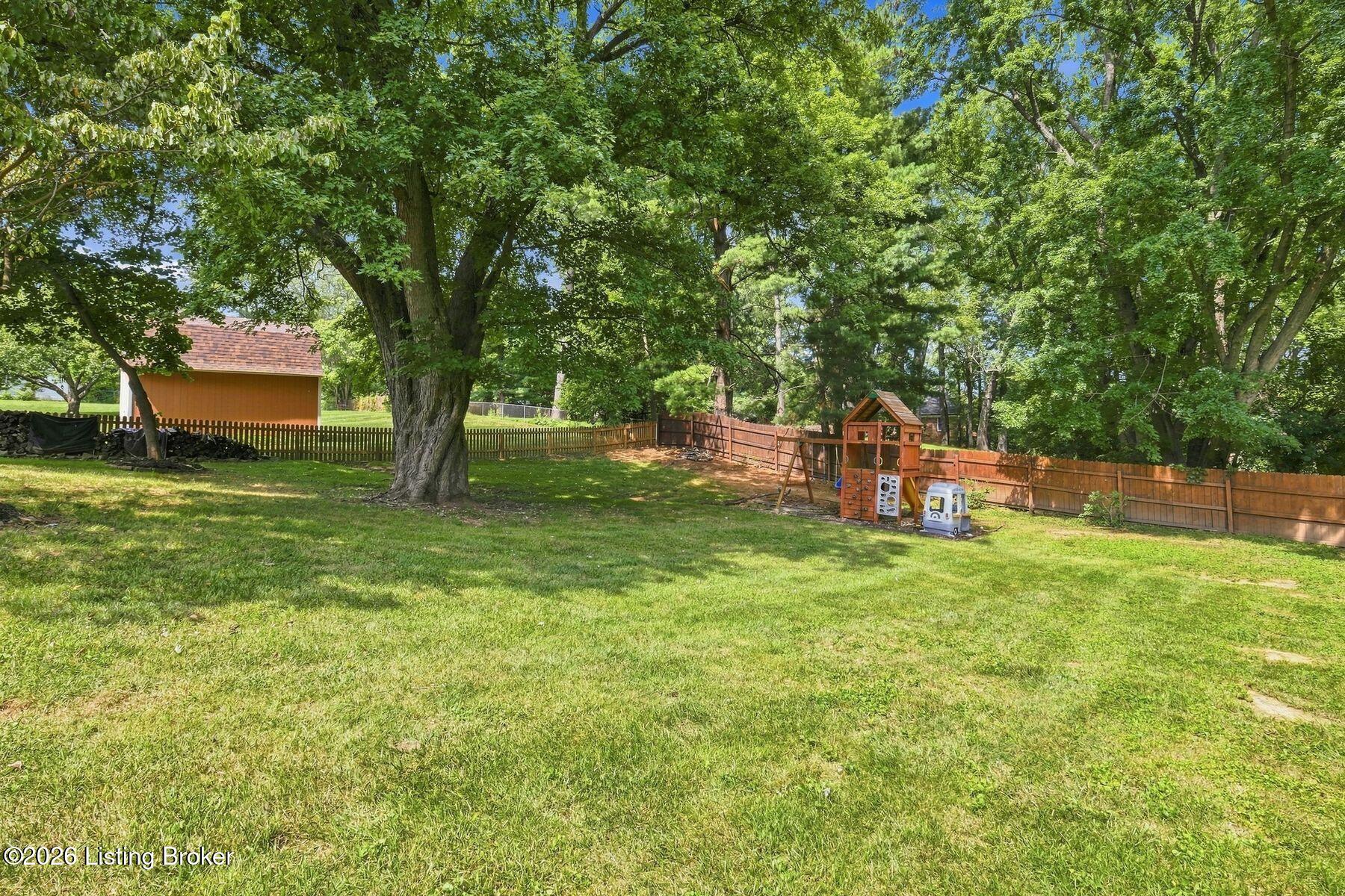 1003 Forest Ln