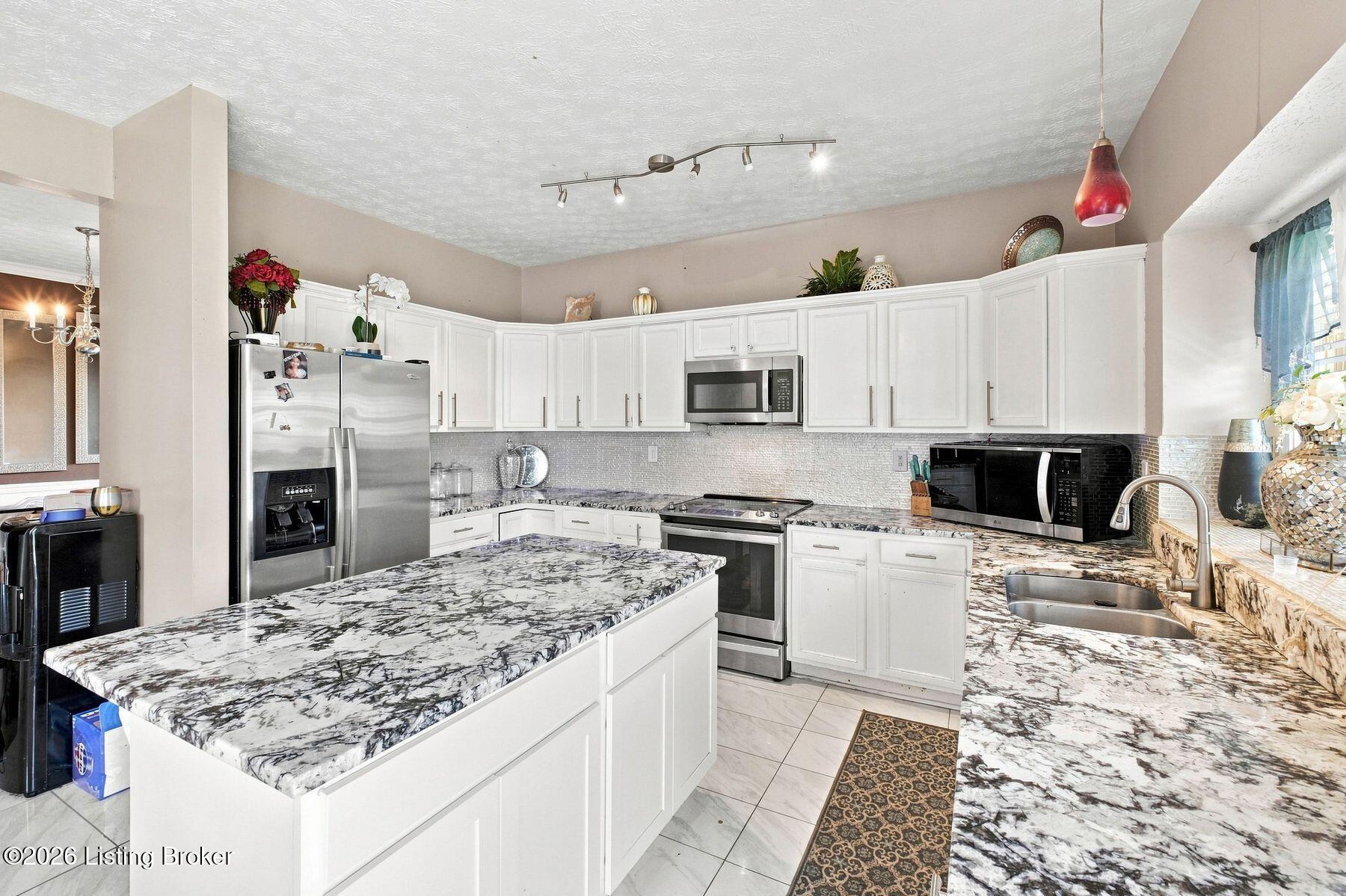 11405 Walnut Farm Pl