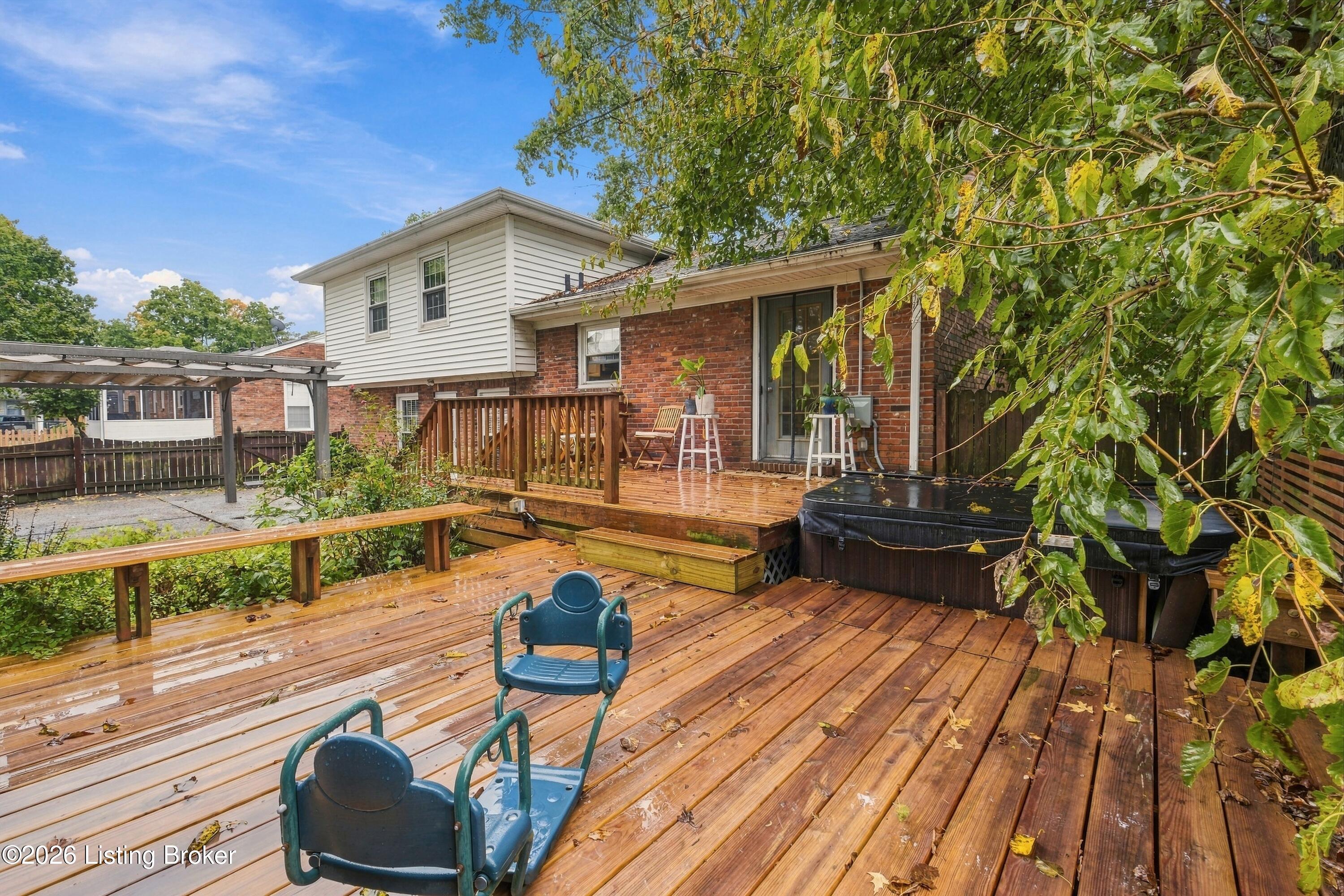 515 Lyndale Ave