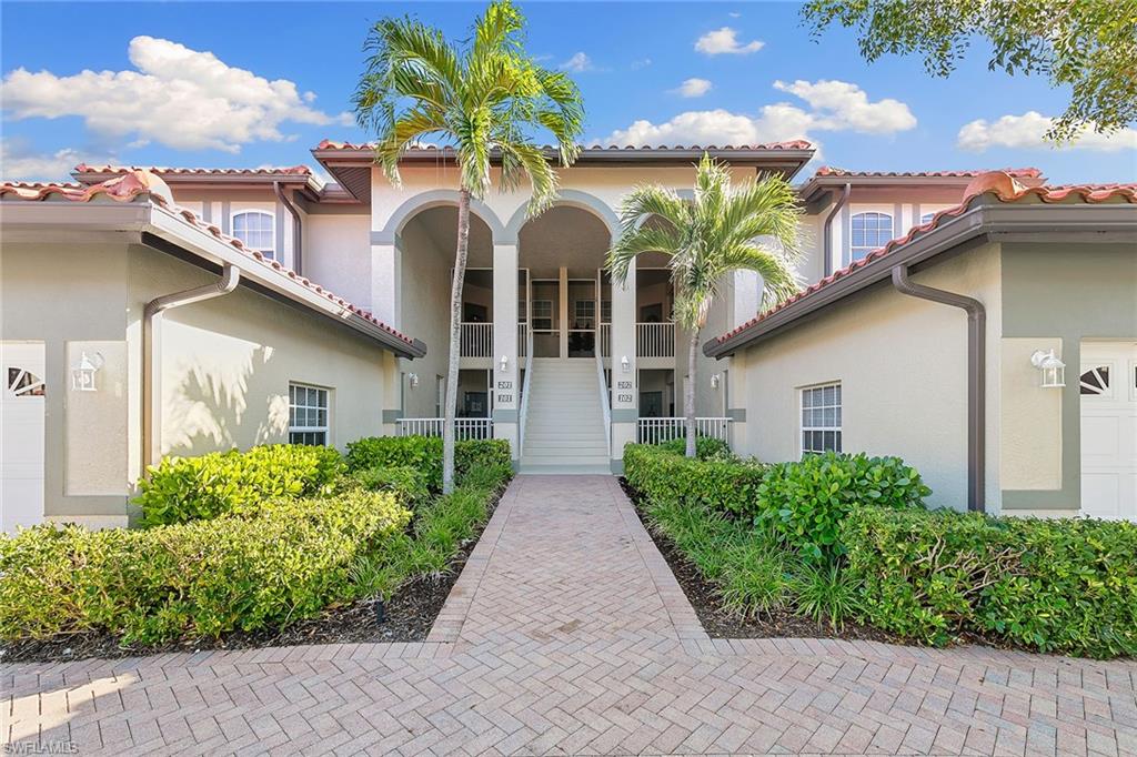 215 Waterside CIR # 202 Unit: 9-202
