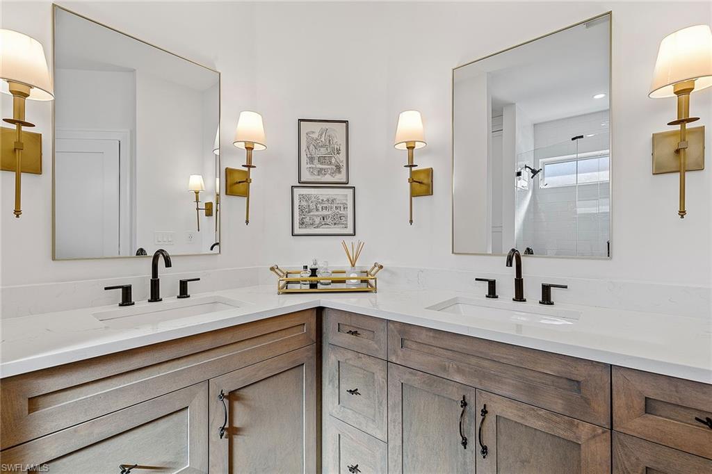 215 Waterside CIR # 202 Unit: 9-202