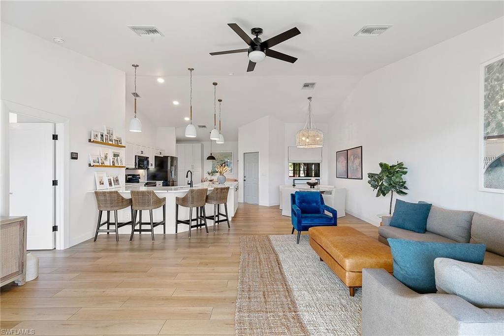 215 Waterside CIR # 202 Unit: 9-202