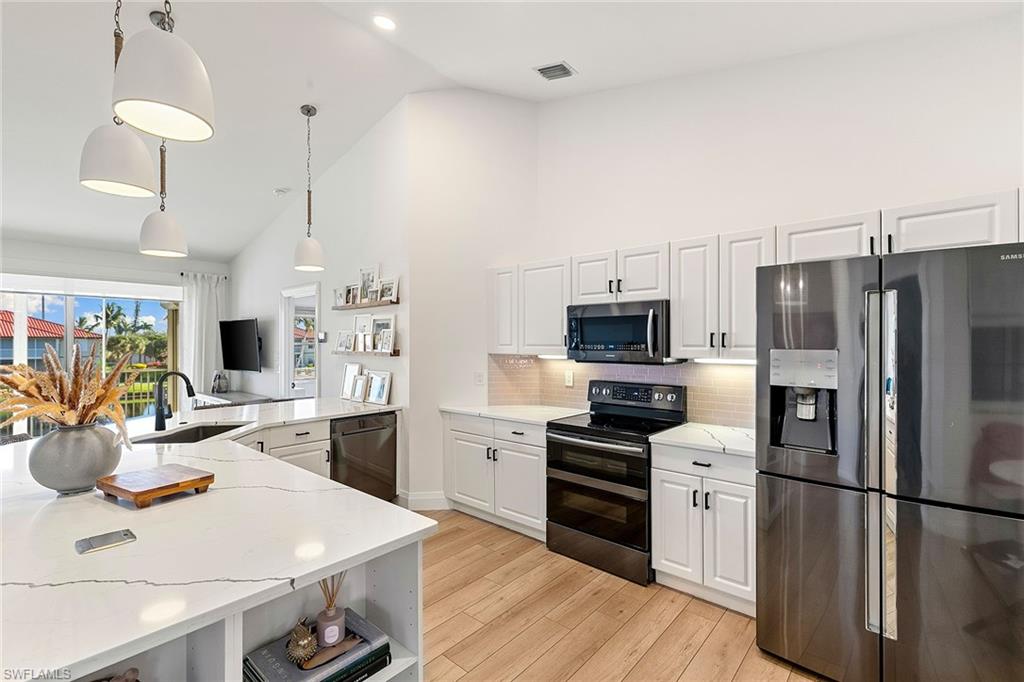 215 Waterside CIR # 202 Unit: 9-202