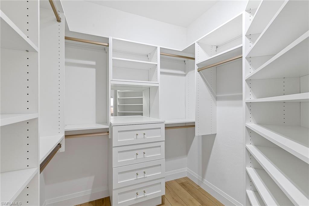 215 Waterside CIR # 202 Unit: 9-202