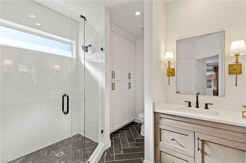 215 Waterside CIR # 202 Unit: 9-202