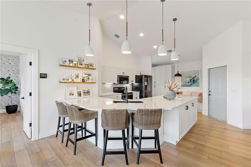215 Waterside CIR # 202 Unit: 9-202