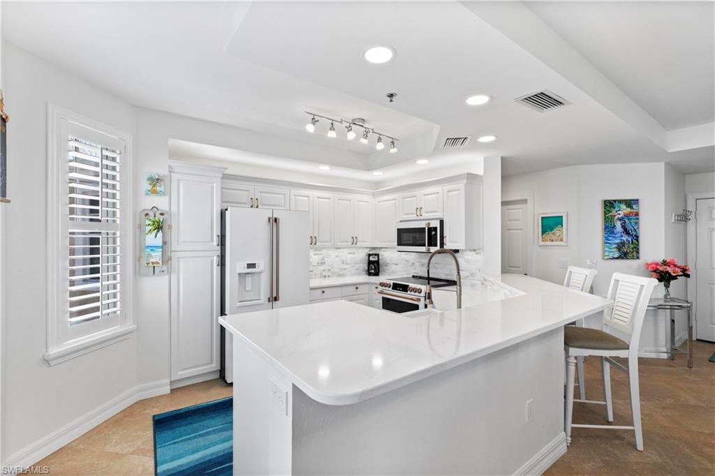 1111 Swallow AVE # 602 Unit: 1-602
