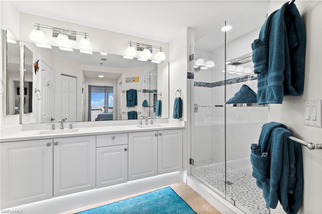 1111 Swallow AVE # 602 Unit: 1-602