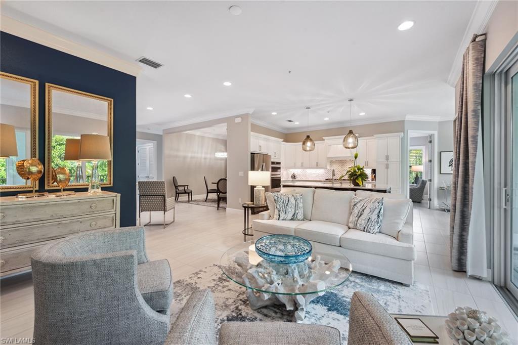 8037 Signature Club CIR # 201